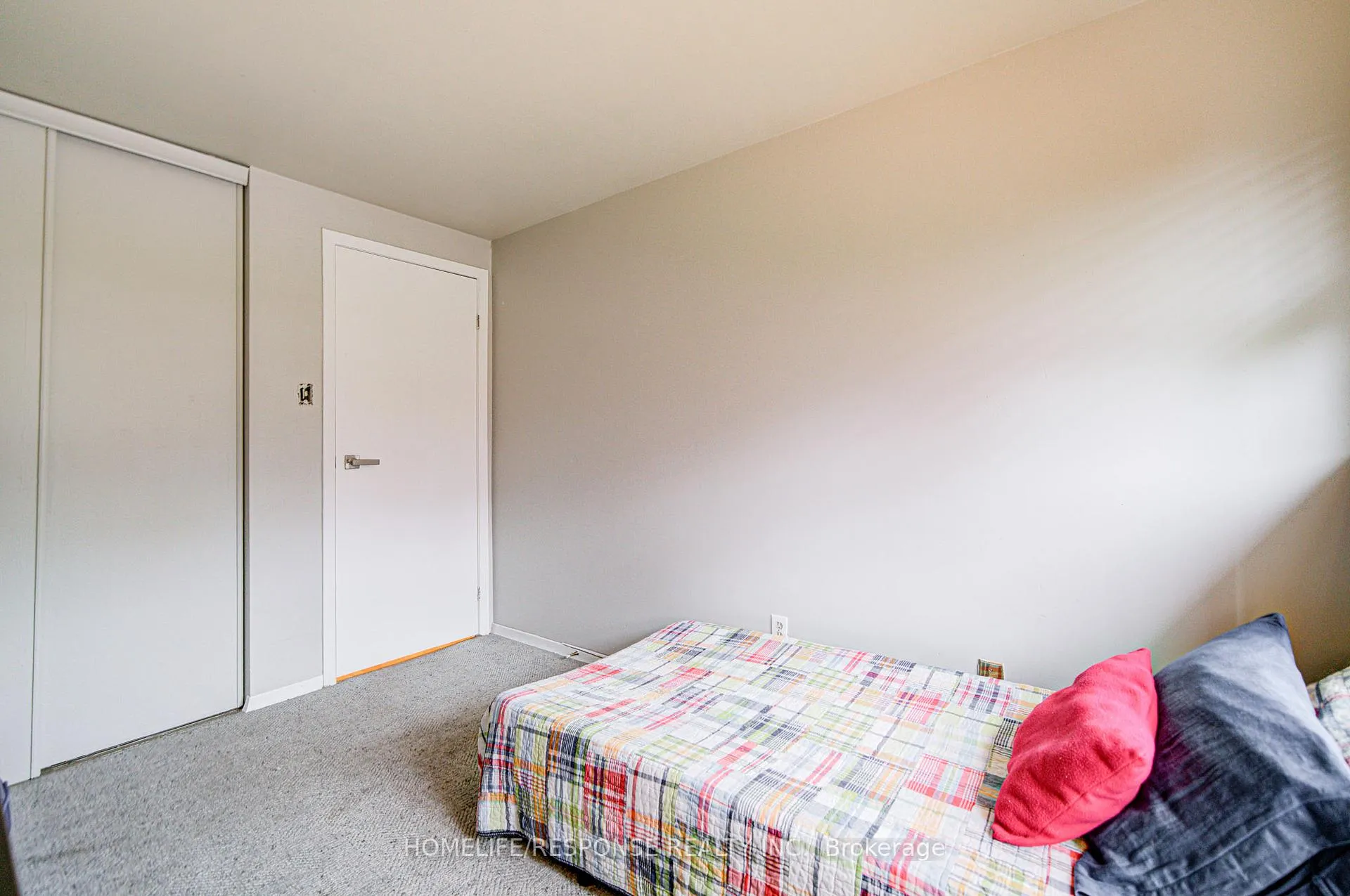 Photo 17 of 33 Groveland Crescent, Brampton, Northgate — HOMEH