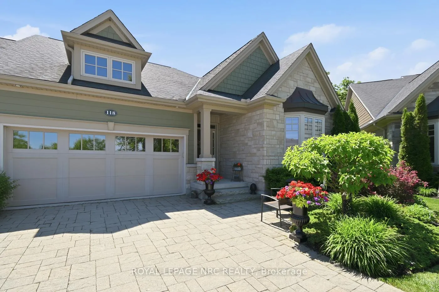 Photo 2 of 118 Coyle Court, Welland, Coyle Creek — HOMEH