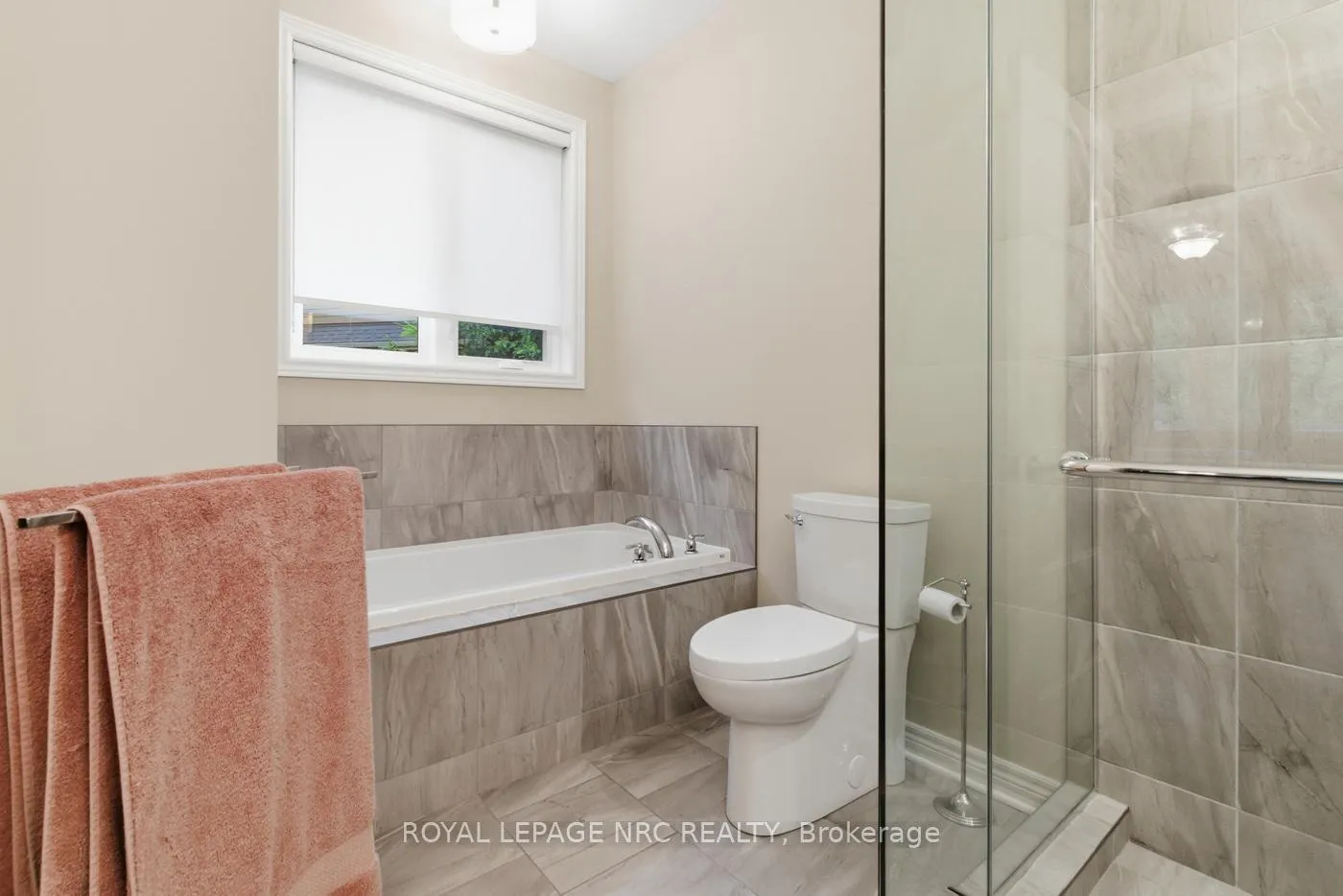 Photo 13 of 118 Coyle Court, Welland, Coyle Creek — HOMEH