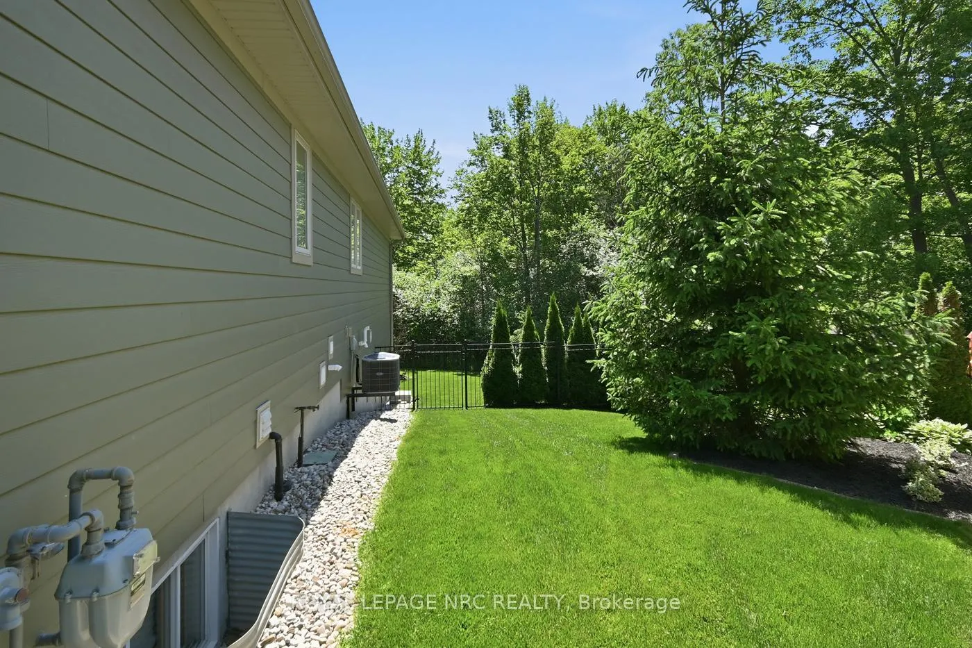 Photo 39 of 118 Coyle Court, Welland, Coyle Creek — HOMEH
