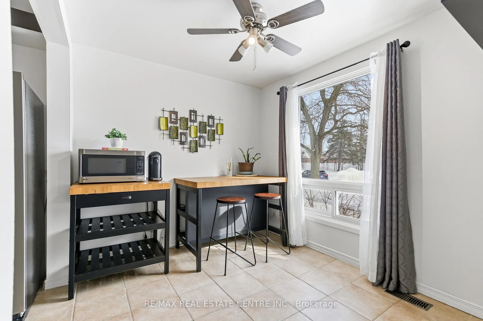 Photo 3 of Unit 22, 210 Glamis Road, Cambridge, Greenway-Chaplin — HOMEH
