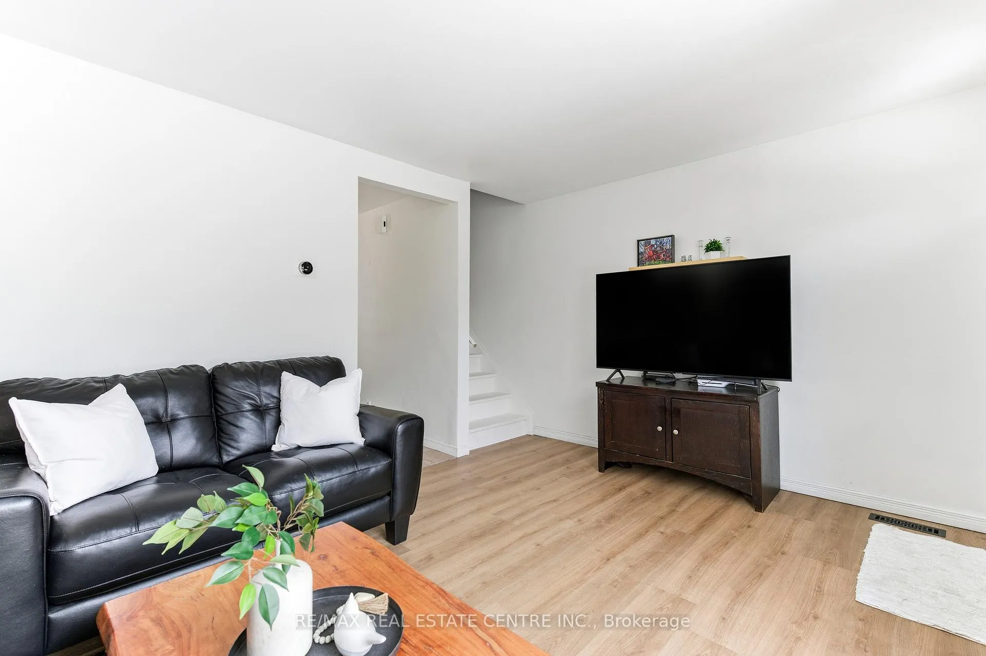 Photo 14 of Unit 22, 210 Glamis Road, Cambridge, Greenway-Chaplin — HOMEH