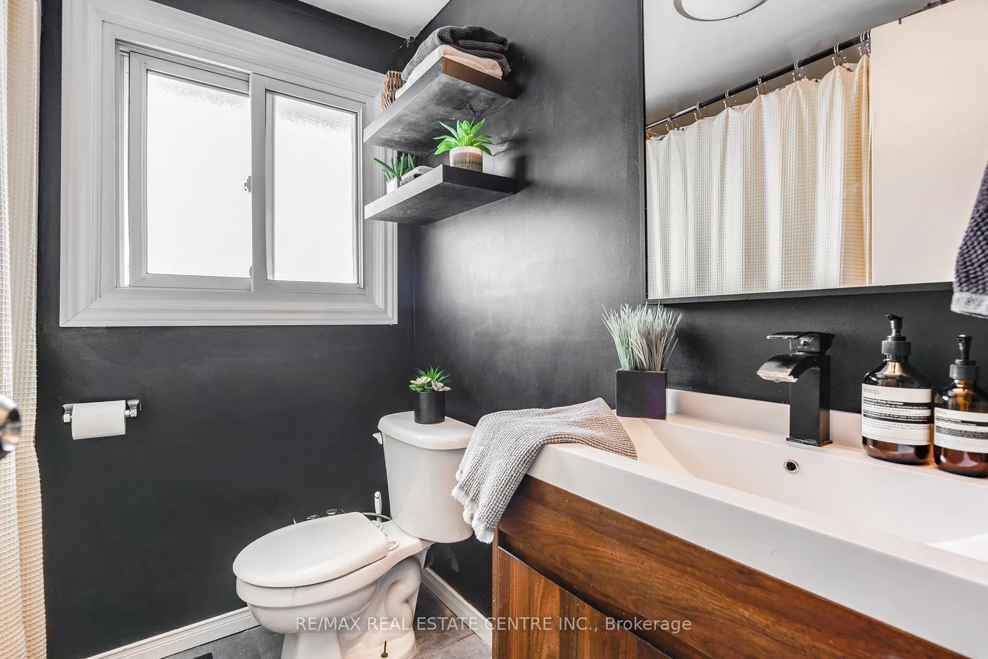 Photo 17 of Unit 22, 210 Glamis Road, Cambridge, Greenway-Chaplin — HOMEH