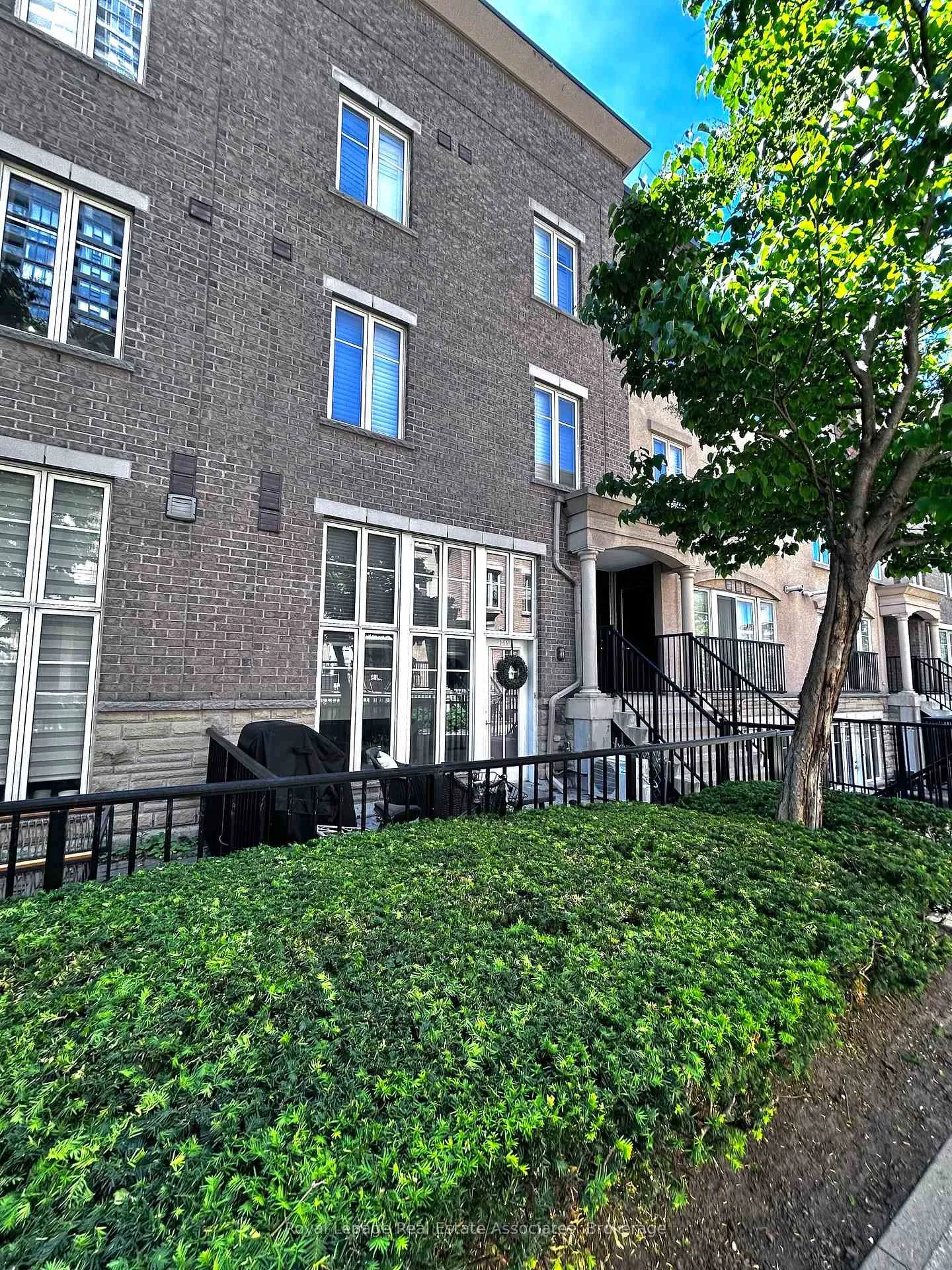 Photo 1 of Unit 311, 30 Western Battery Road, Toronto, Niagara — HOMEH
