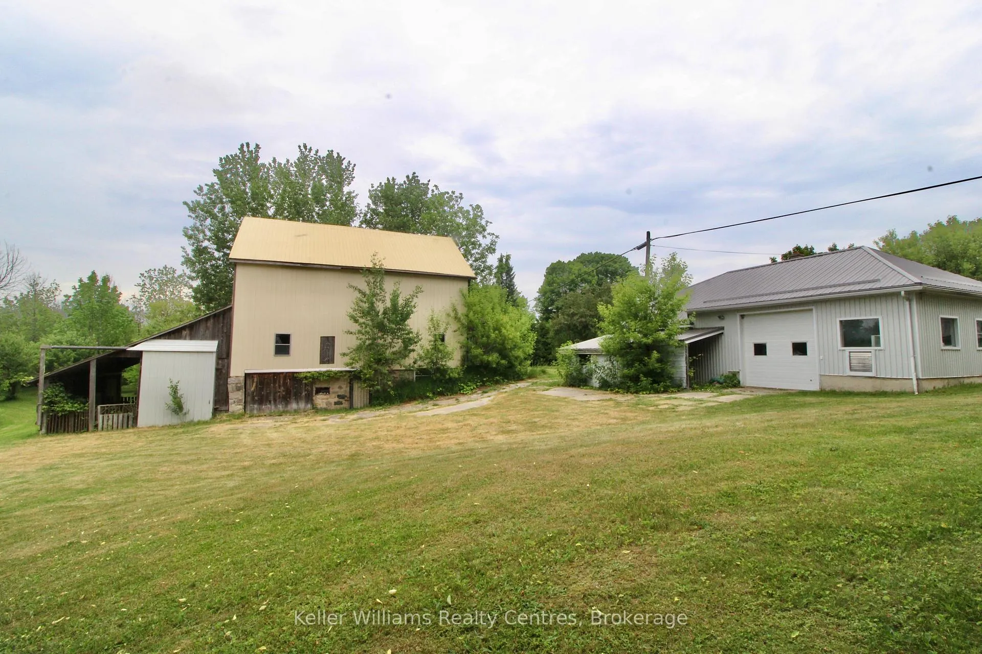 Photo 4 of 52 Main Street N, Brockton — HOMEH