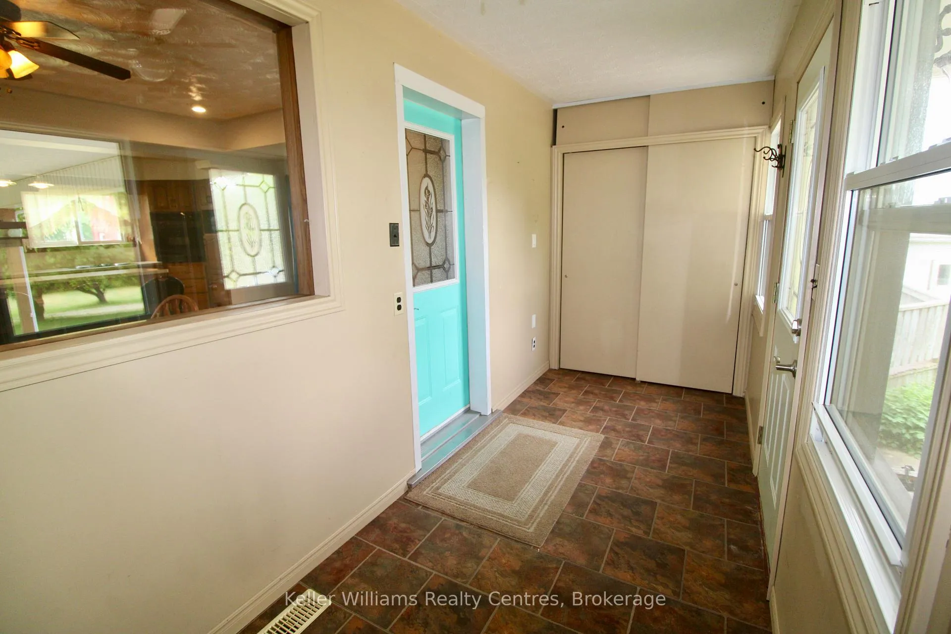 Photo 11 of 52 Main Street N, Brockton — HOMEH