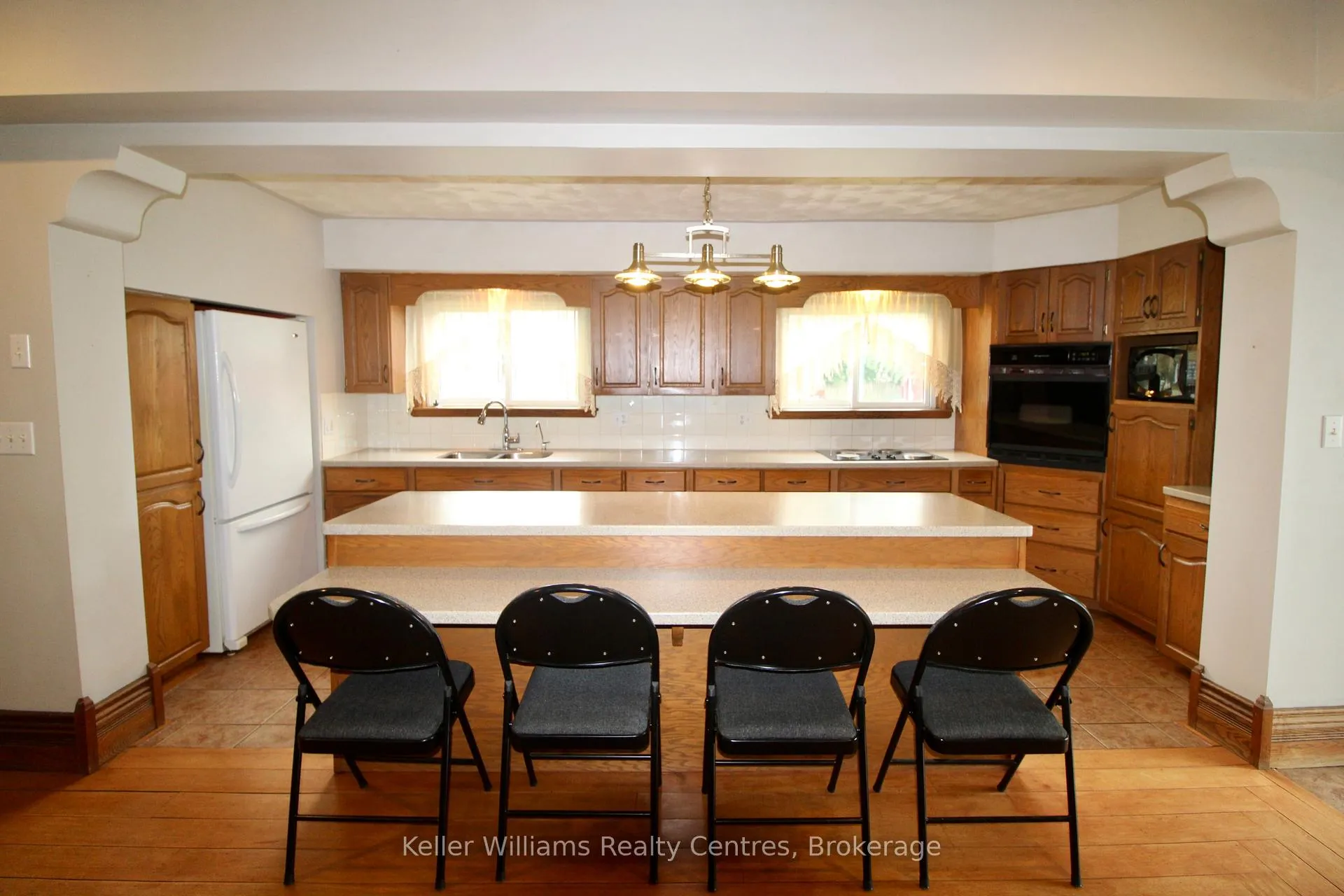Photo 14 of 52 Main Street N, Brockton — HOMEH