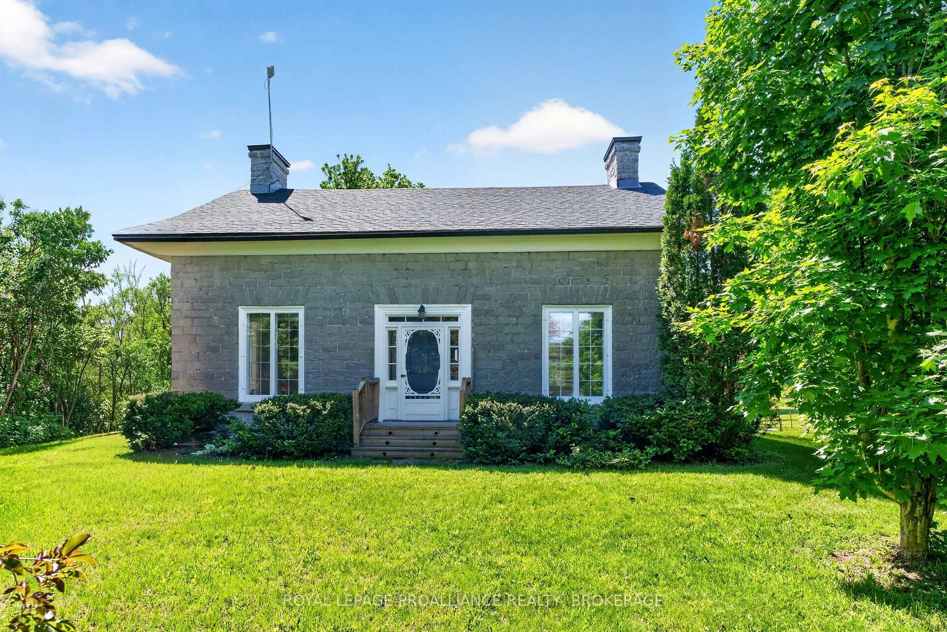 Photo 1 of 734 Fred Brown Road, Loyalist, Lennox and Addington - South — HOMEH