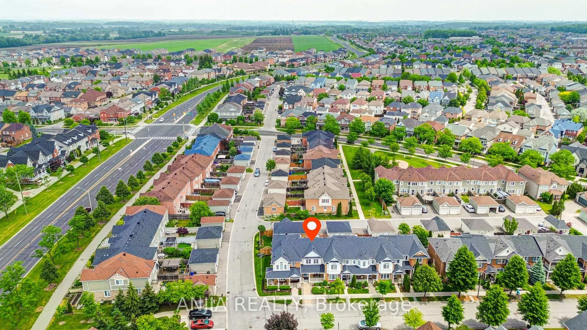 Photo 3 of 31 Calafia Street, Markham, Cornell — HOMEH
