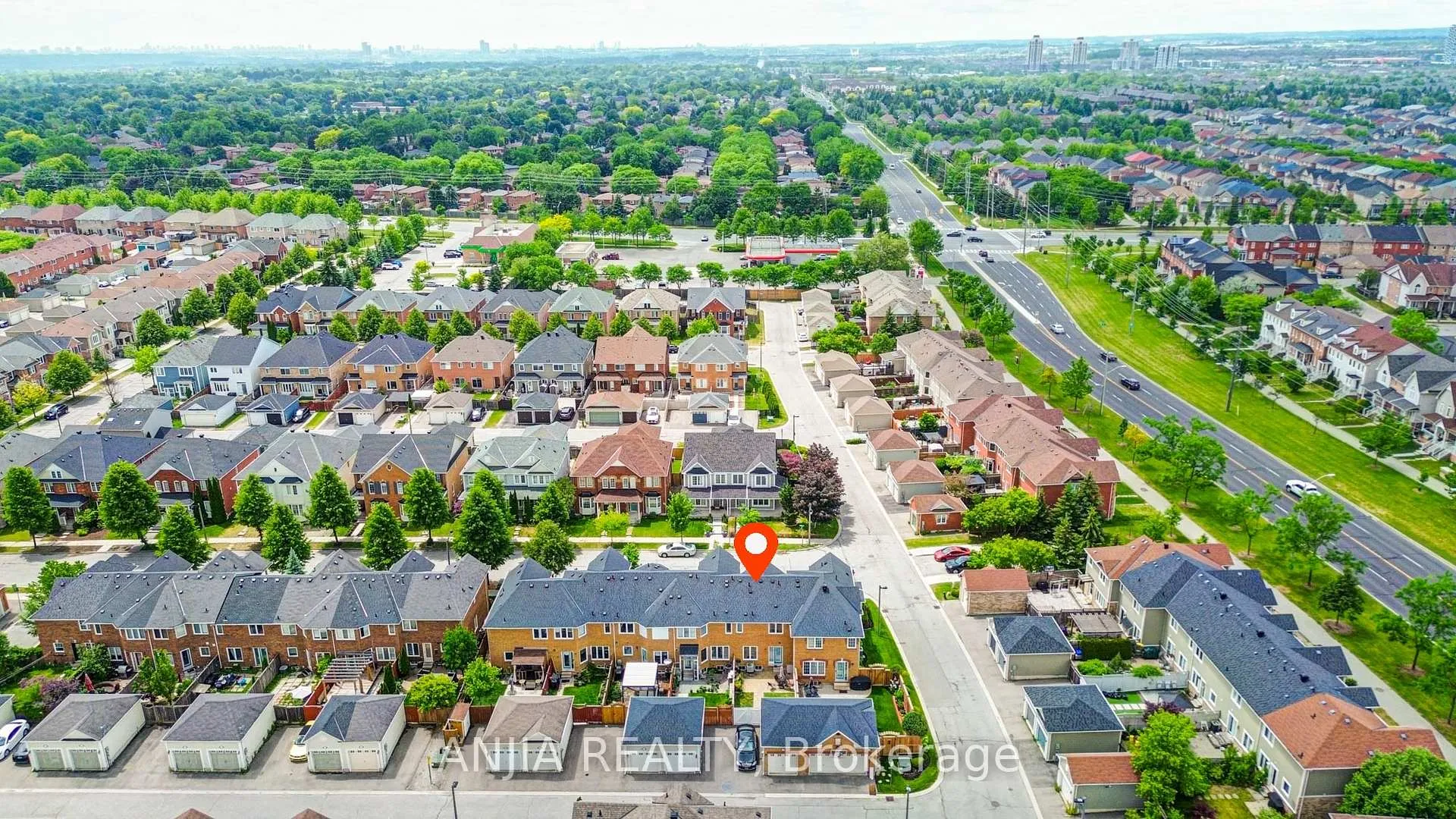 Photo 5 of 31 Calafia Street, Markham, Cornell — HOMEH
