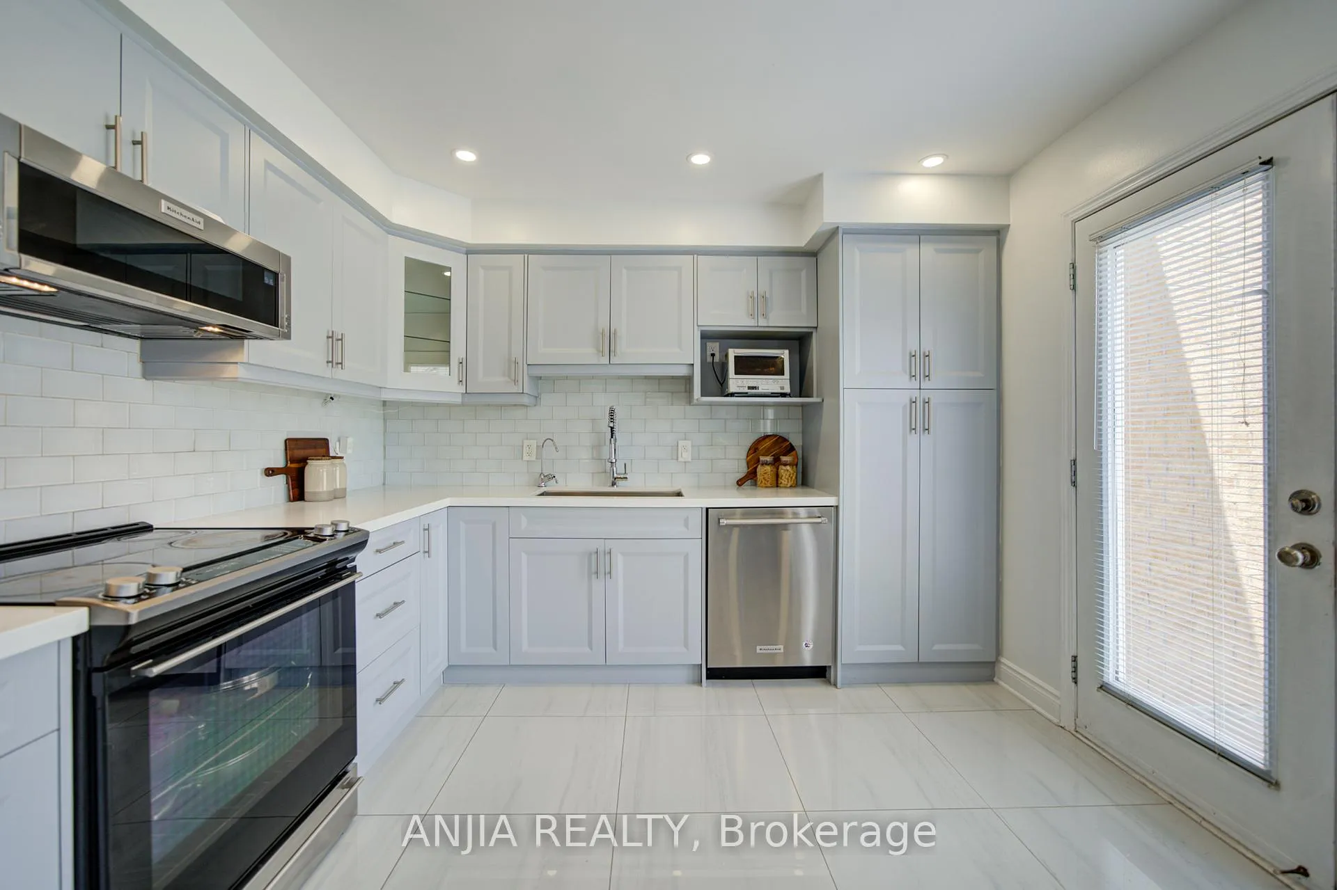 Photo 17 of 31 Calafia Street, Markham, Cornell — HOMEH