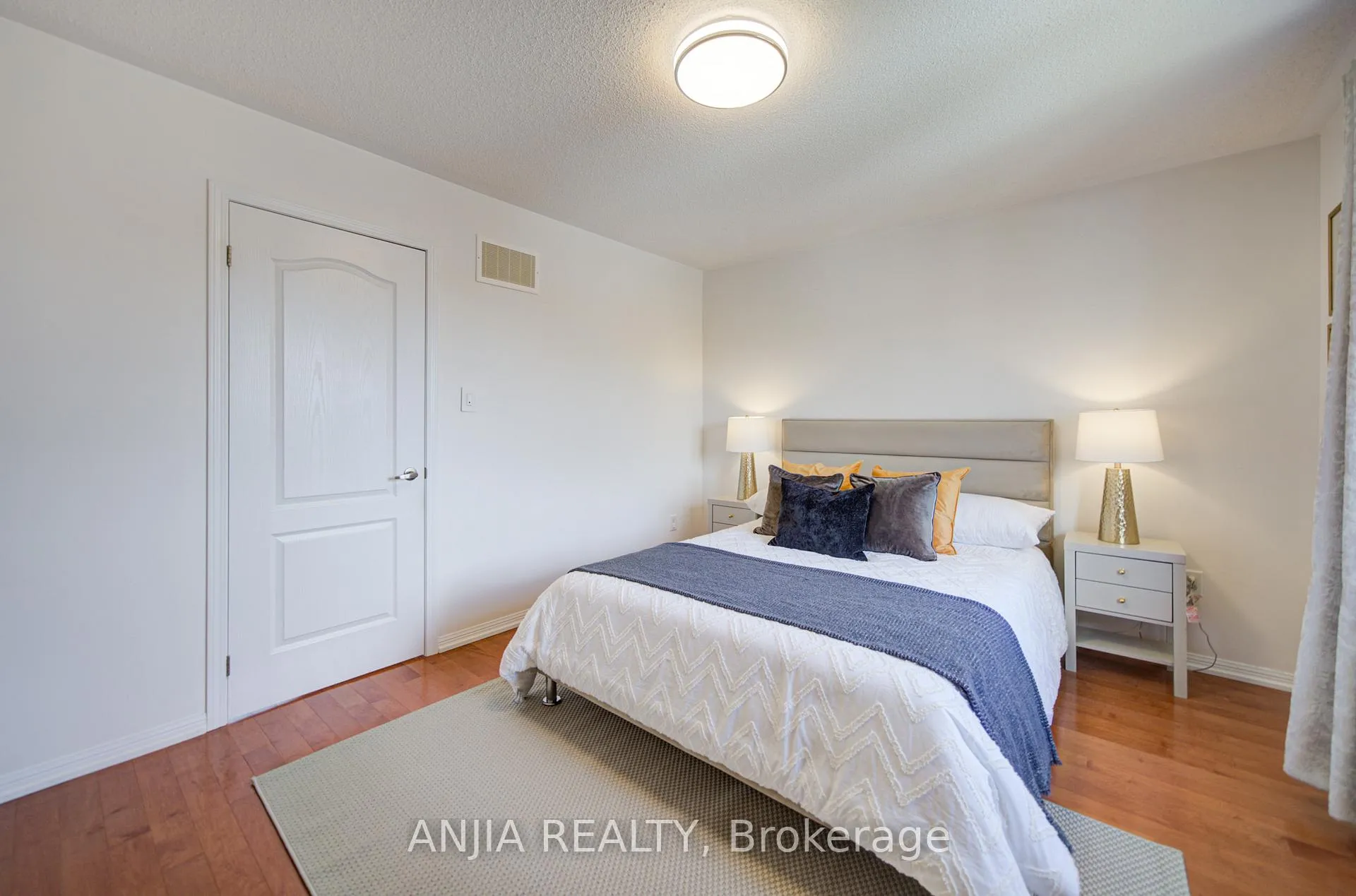 Photo 24 of 31 Calafia Street, Markham, Cornell — HOMEH