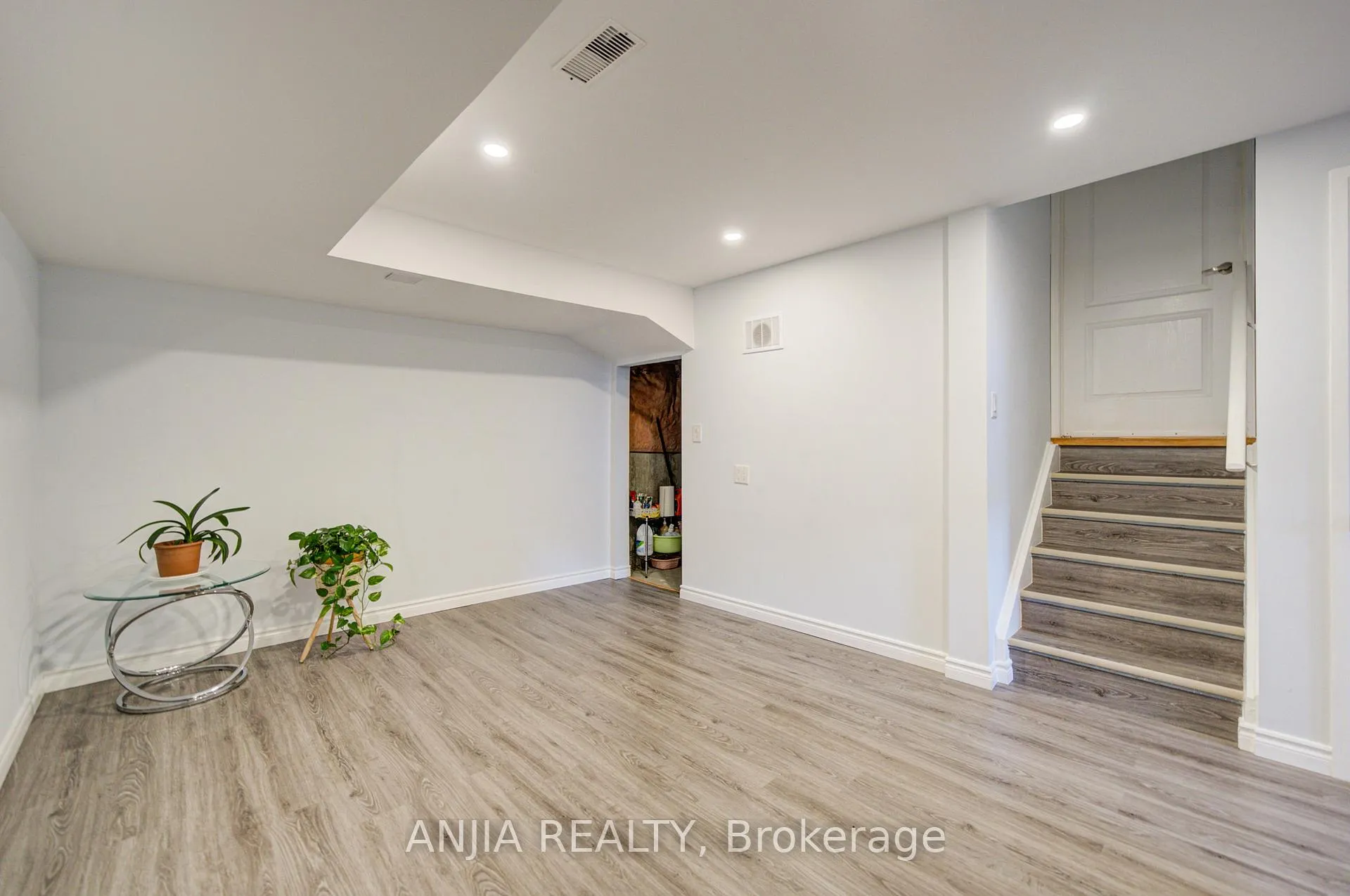 Photo 35 of 31 Calafia Street, Markham, Cornell — HOMEH
