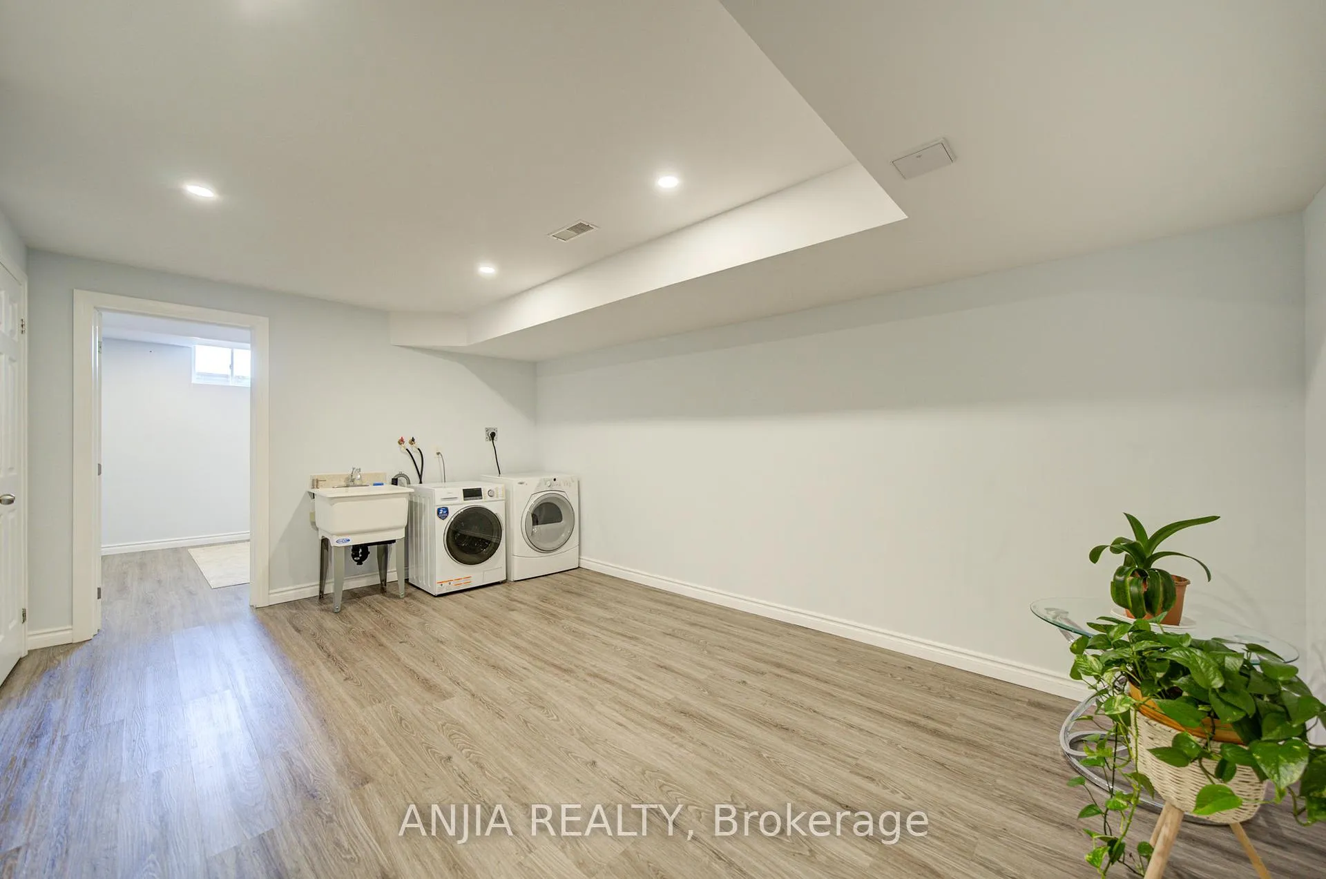 Photo 38 of 31 Calafia Street, Markham, Cornell — HOMEH