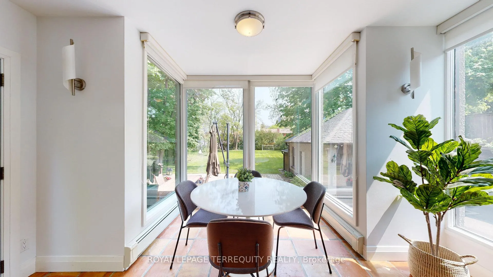 Photo 20 of 65 Burnhamthorpe Crescent, Etobicoke, Islington-City Centre West — HOMEH