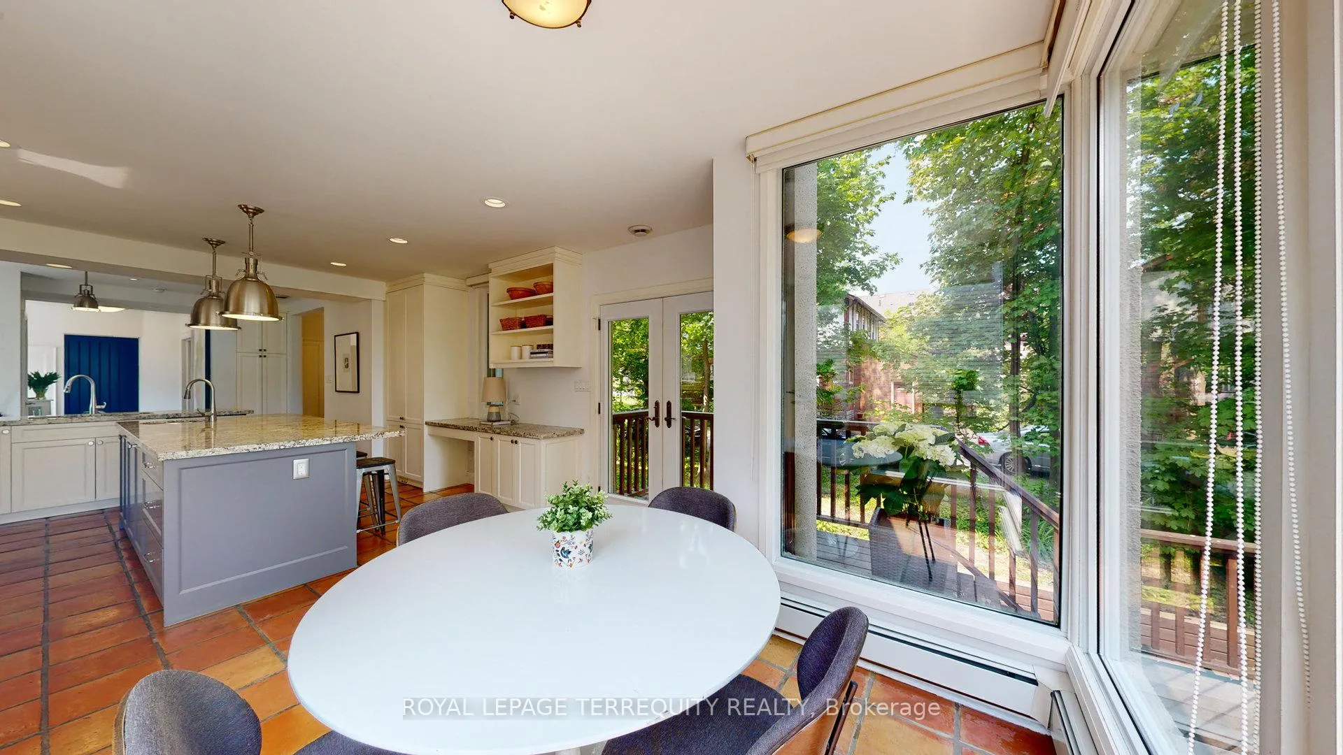 Photo 22 of 65 Burnhamthorpe Crescent, Etobicoke, Islington-City Centre West — HOMEH
