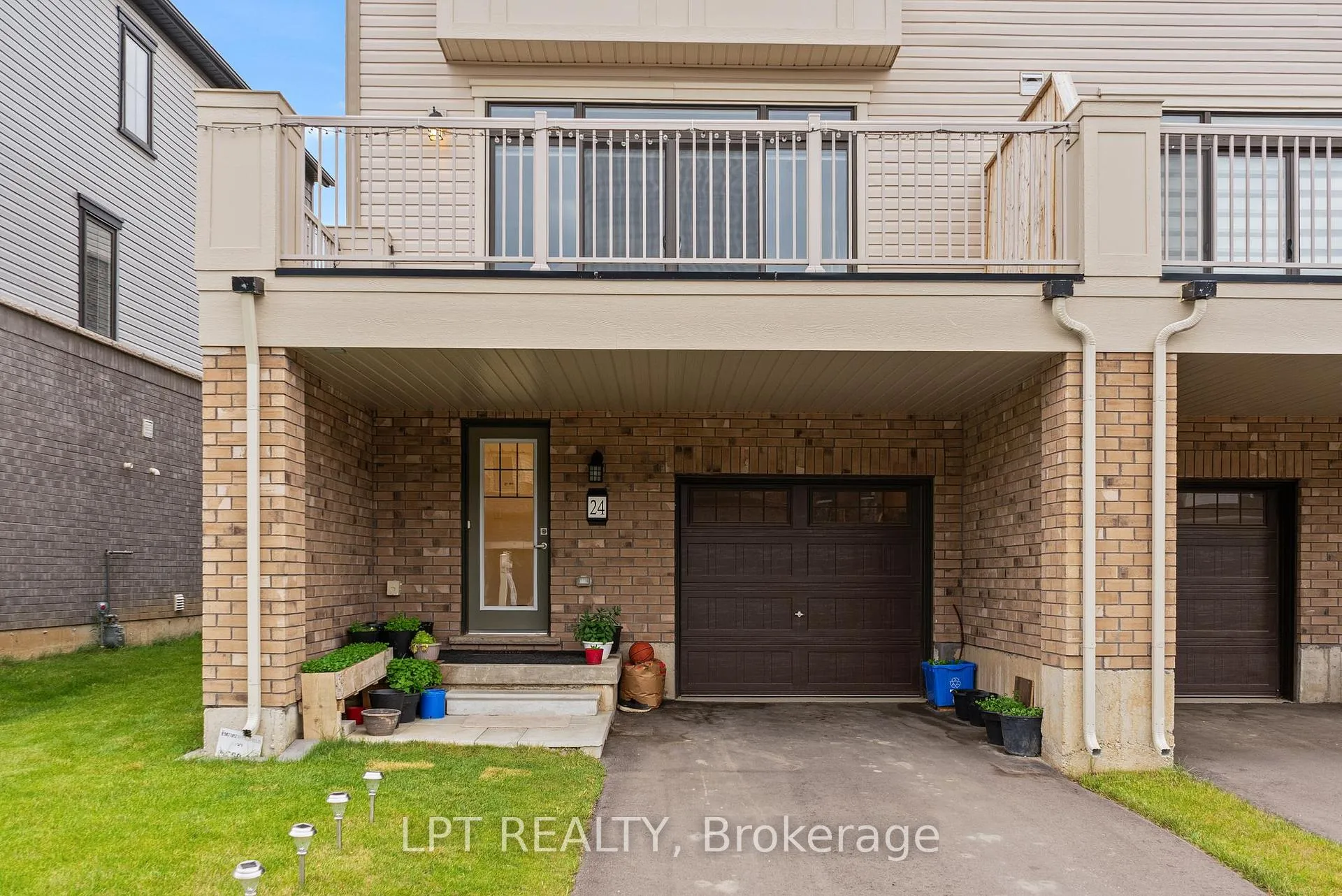 Photo 4 of 24 Bee Crescent, Brantford — HOMEH