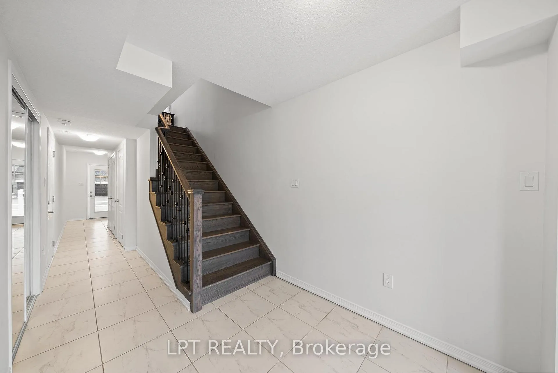 Photo 12 of 24 Bee Crescent, Brantford — HOMEH