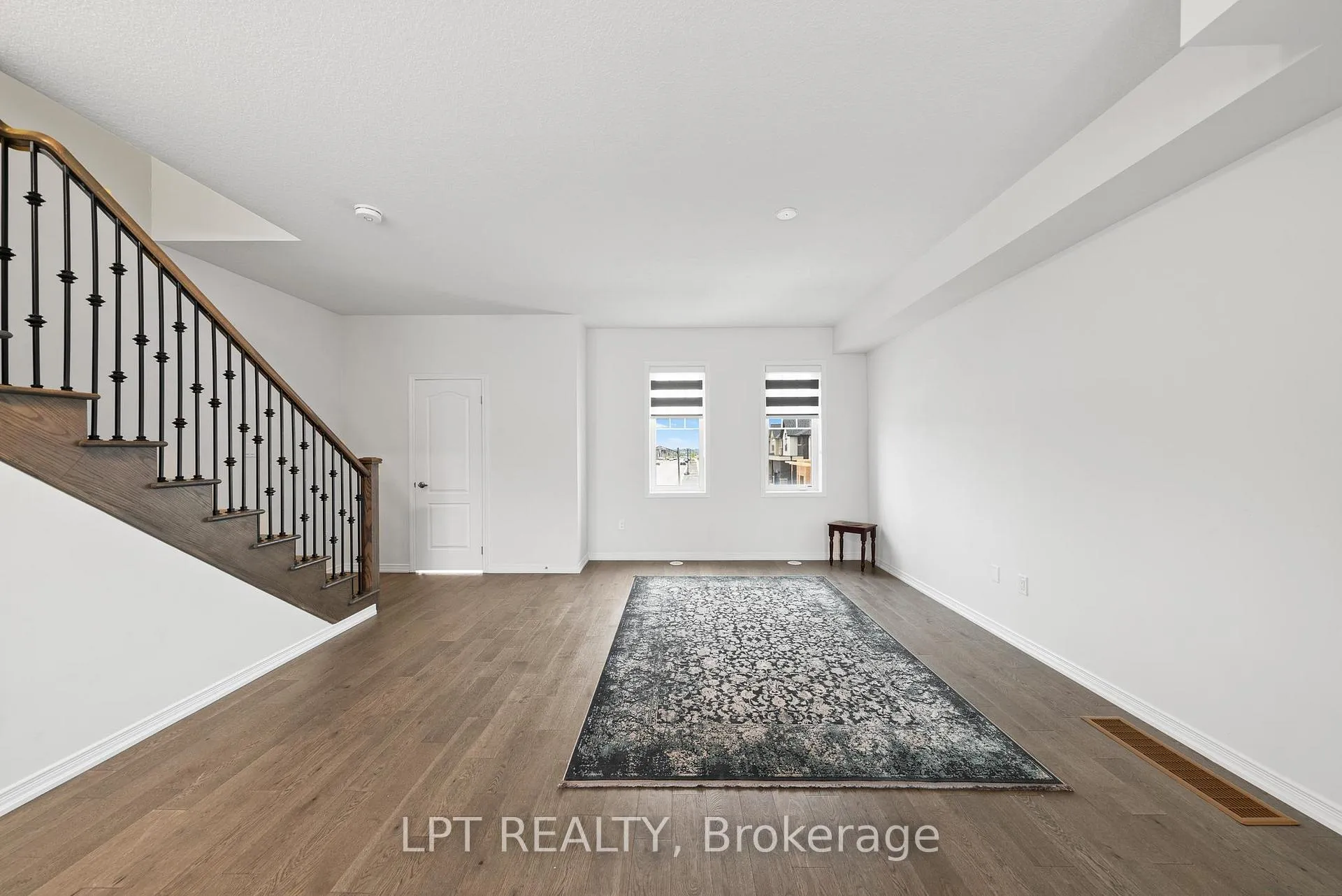 Photo 14 of 24 Bee Crescent, Brantford — HOMEH