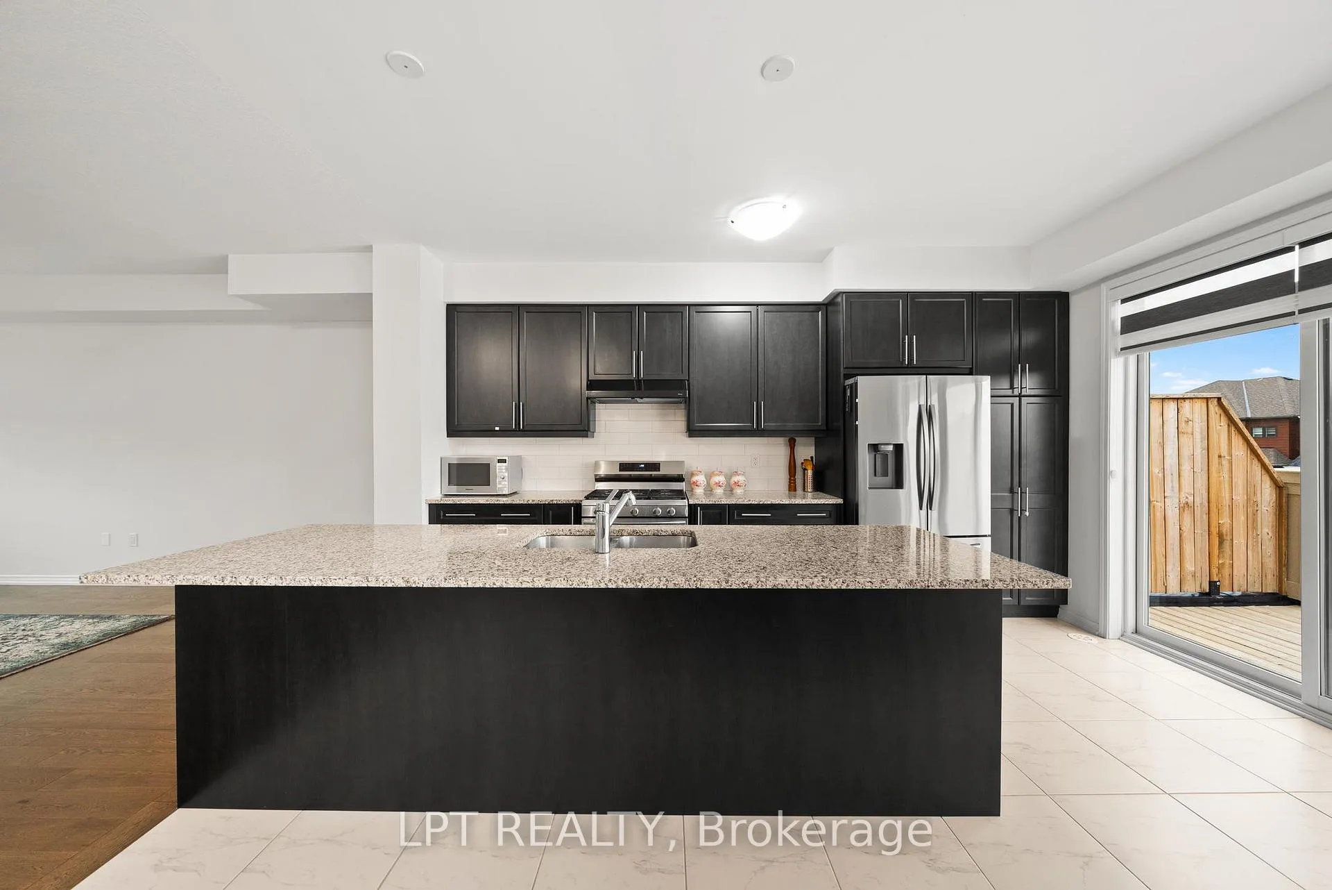 Photo 18 of 24 Bee Crescent, Brantford — HOMEH