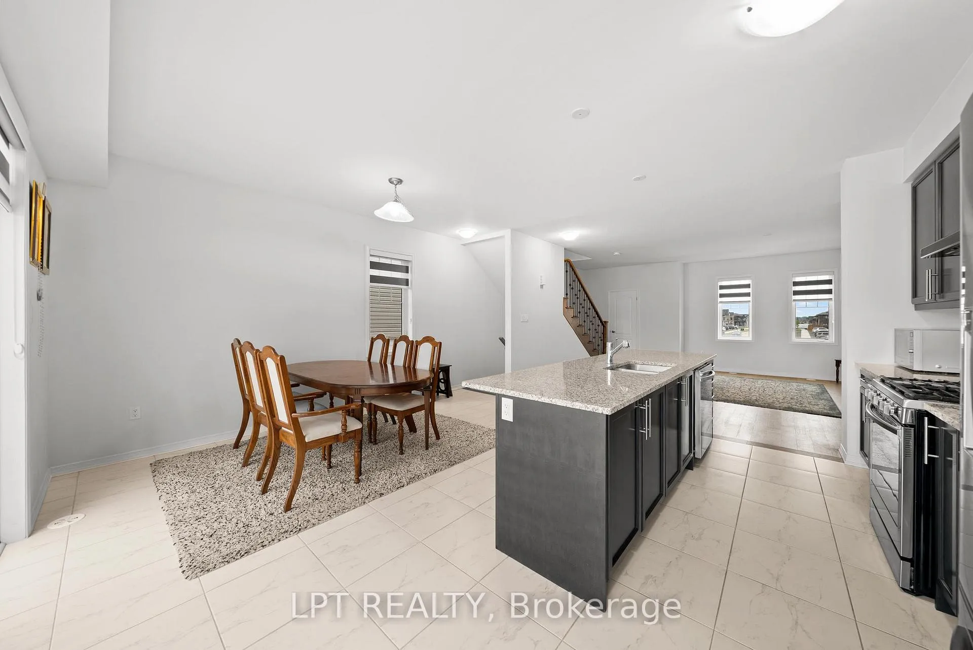 Photo 19 of 24 Bee Crescent, Brantford — HOMEH