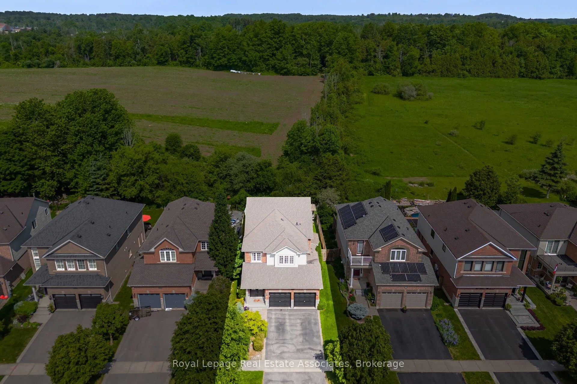 Photo 2 of 205 Acton Boulevard, Halton Hills, Acton — HOMEH