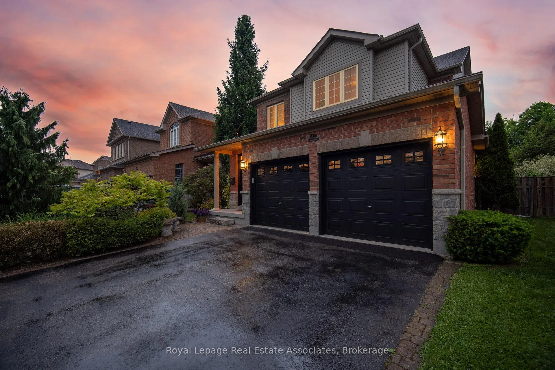 Photo 4 of 205 Acton Boulevard, Halton Hills, Acton — HOMEH