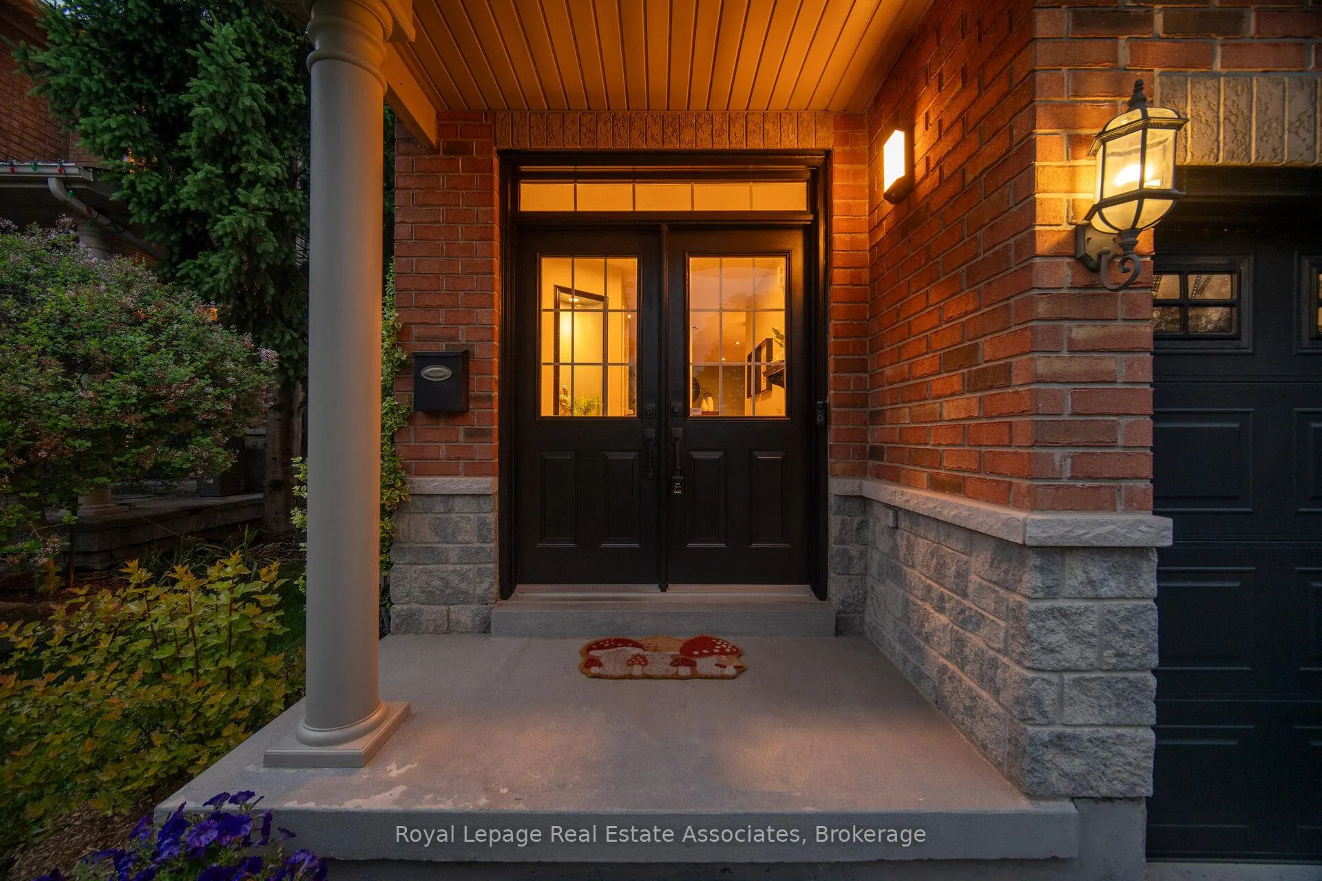 Photo 5 of 205 Acton Boulevard, Halton Hills, Acton — HOMEH