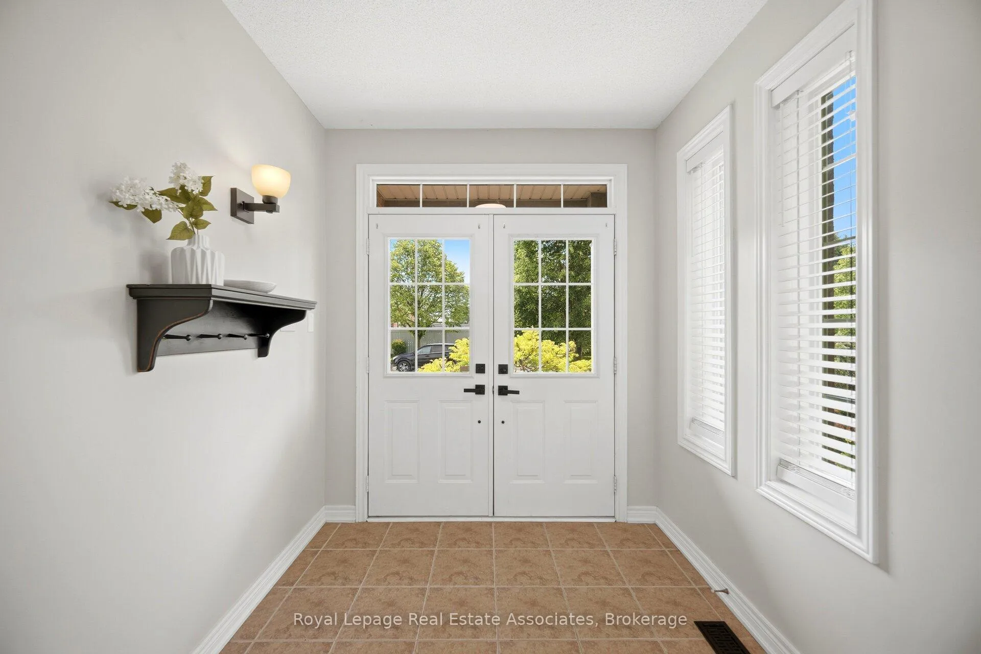 Photo 6 of 205 Acton Boulevard, Halton Hills, Acton — HOMEH