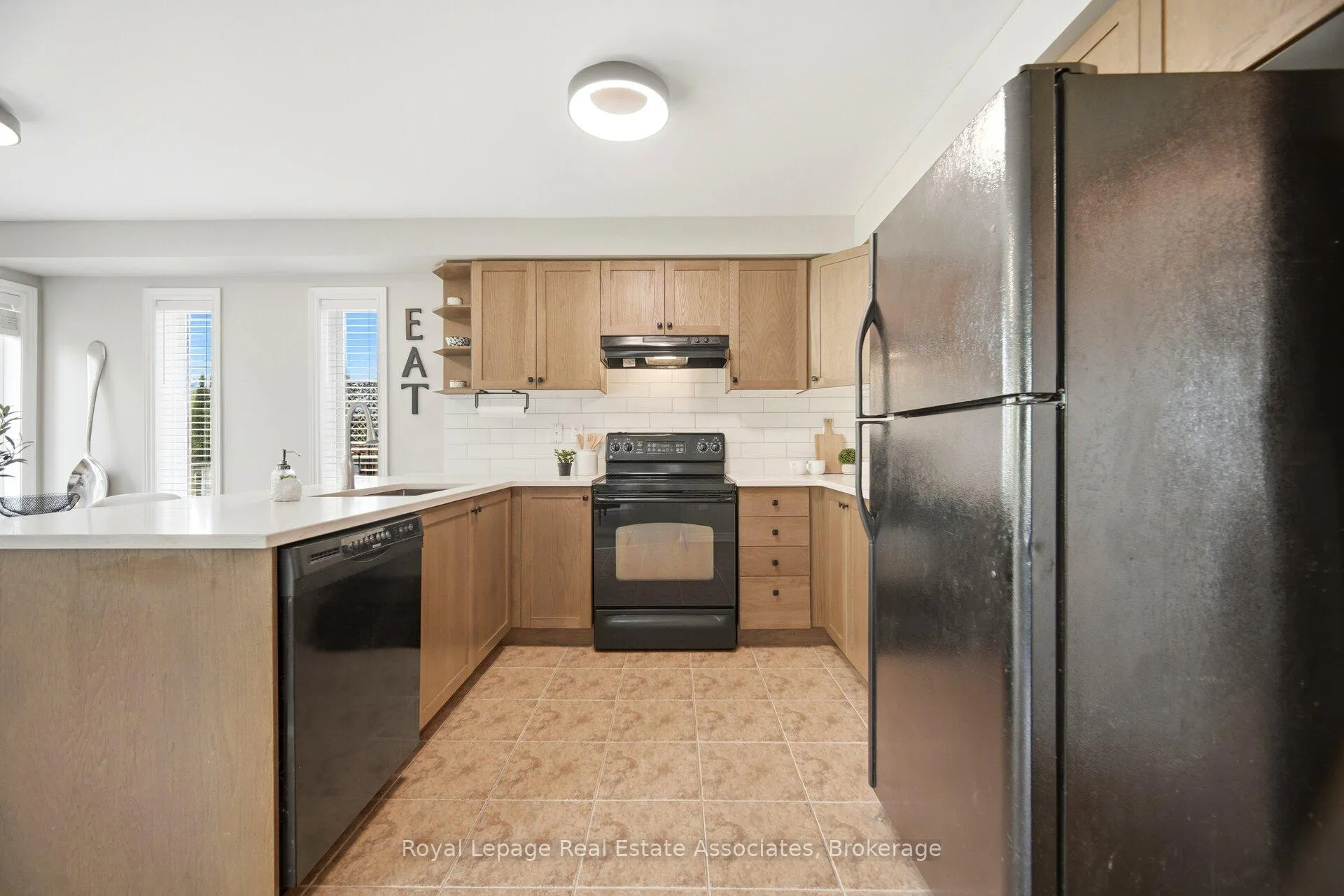 Photo 10 of 205 Acton Boulevard, Halton Hills, Acton — HOMEH