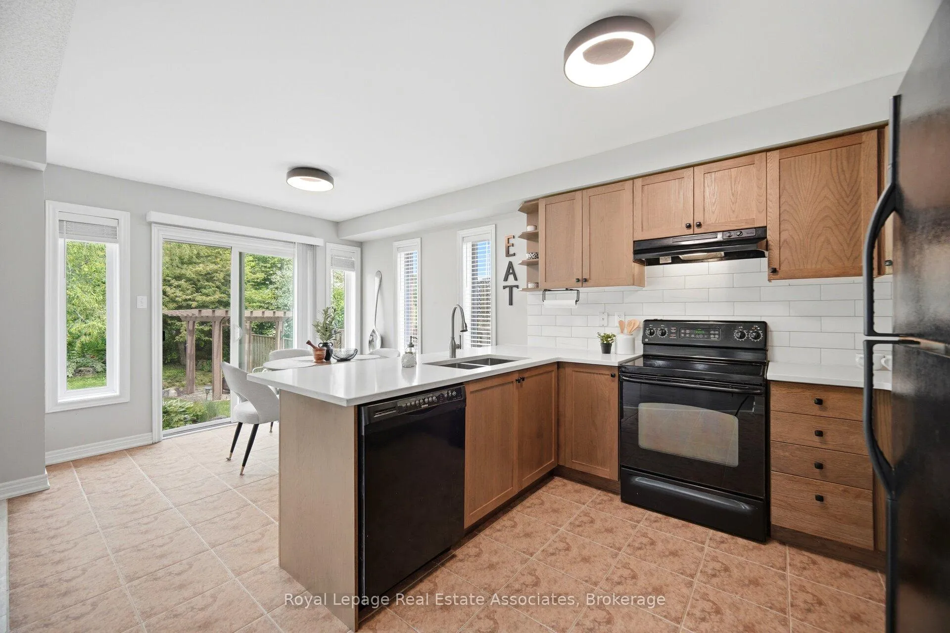Photo 11 of 205 Acton Boulevard, Halton Hills, Acton — HOMEH
