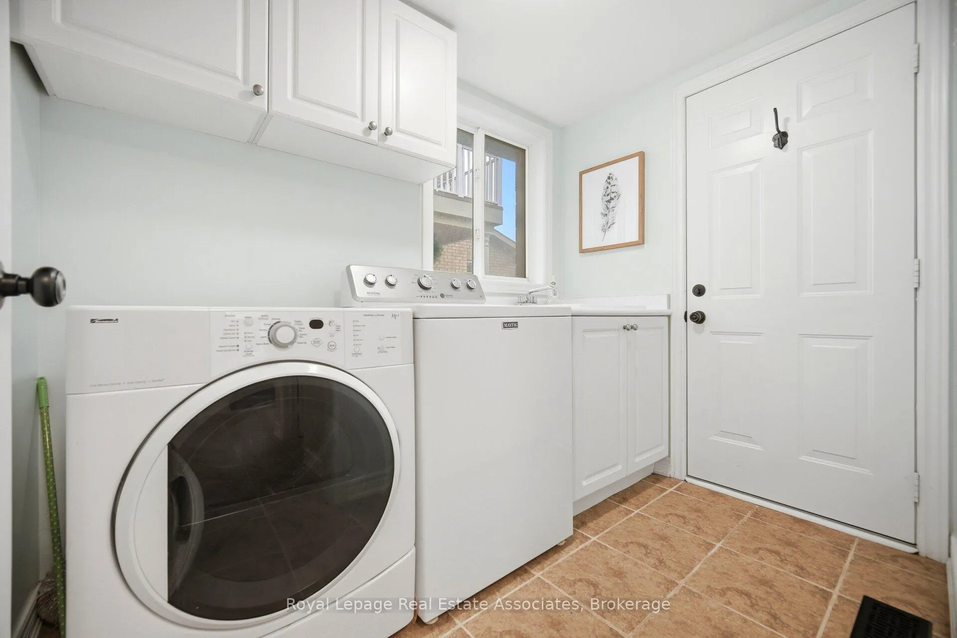 Photo 17 of 205 Acton Boulevard, Halton Hills, Acton — HOMEH