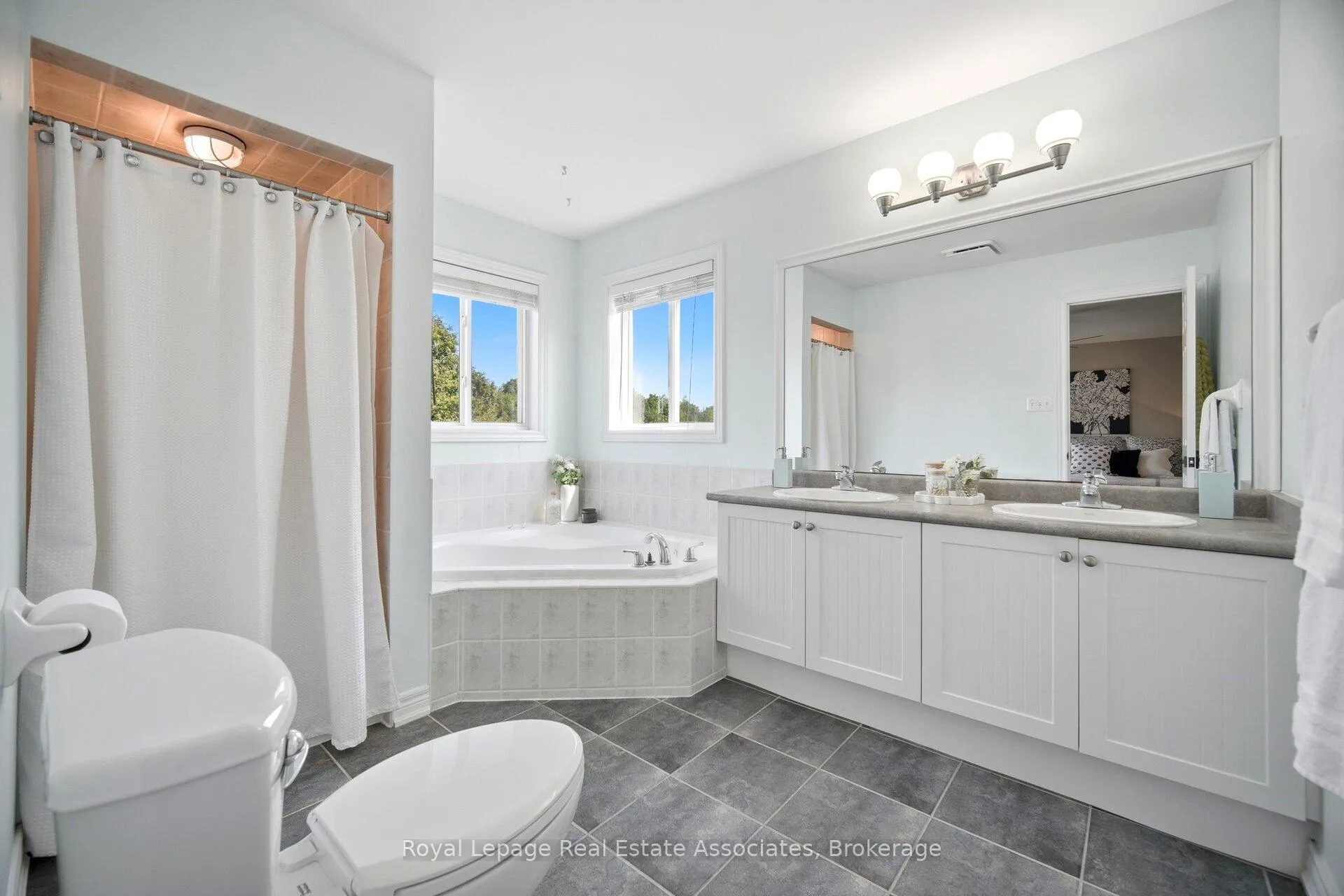 Photo 22 of 205 Acton Boulevard, Halton Hills, Acton — HOMEH