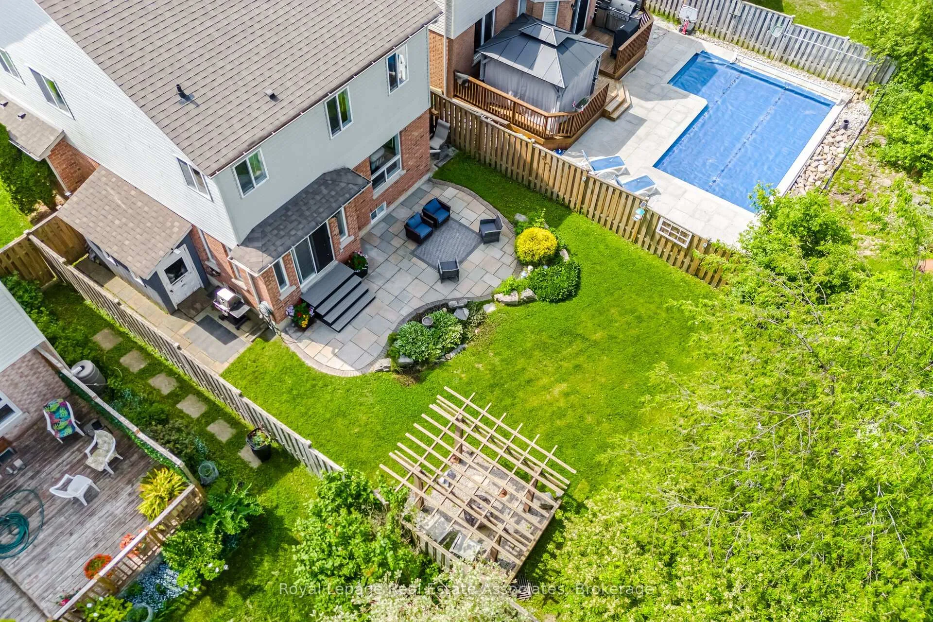 Photo 40 of 205 Acton Boulevard, Halton Hills, Acton — HOMEH