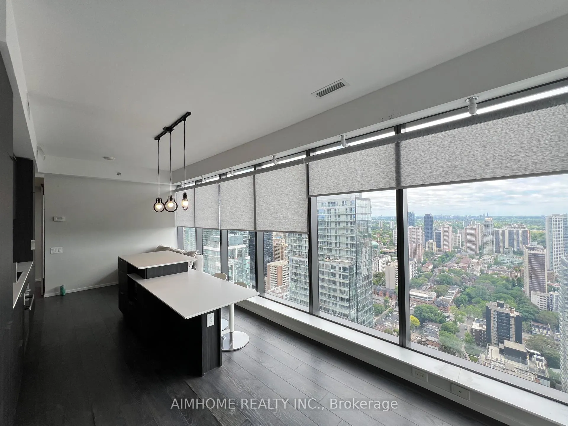 Photo 6 of Unit 4202, 5 St Joseph Street, Toronto, Bay Street Corridor — HOMEH