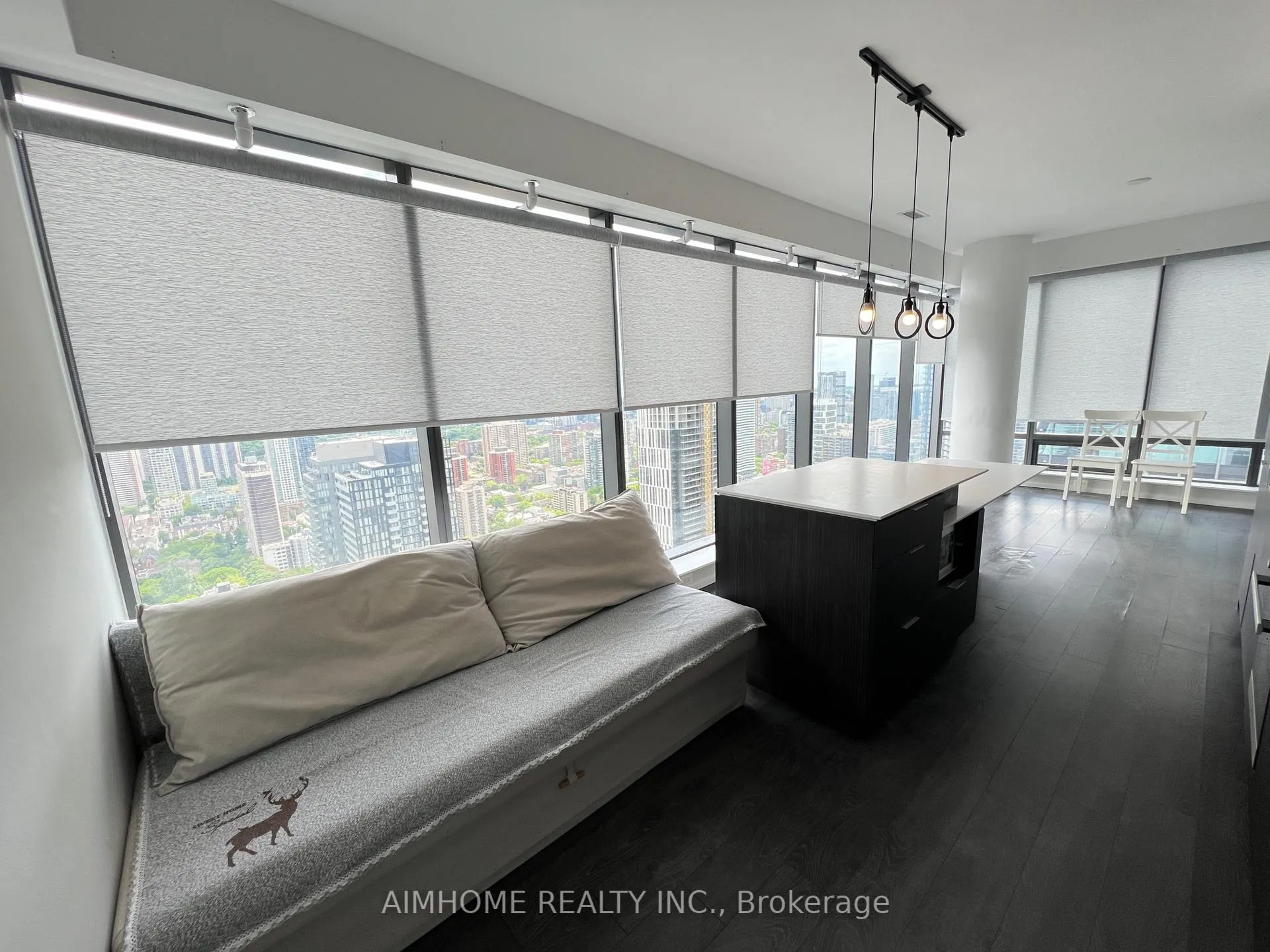 Photo 9 of Unit 4202, 5 St Joseph Street, Toronto, Bay Street Corridor — HOMEH