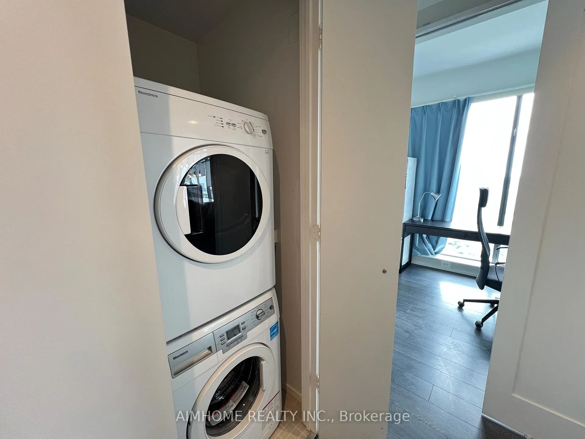 Photo 18 of Unit 4202, 5 St Joseph Street, Toronto, Bay Street Corridor — HOMEH