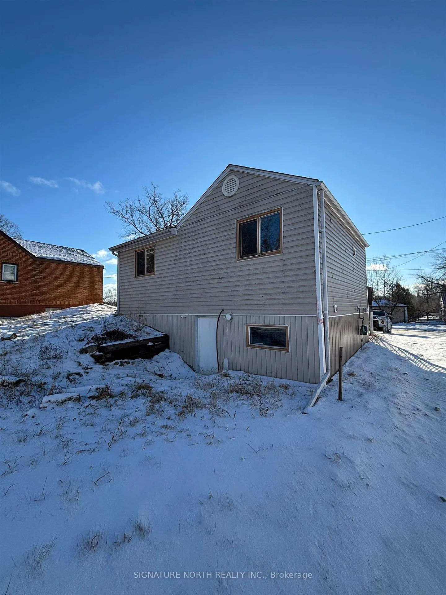 Photo 3 of 112 Mercury Ave. E, Atikokan — HOMEH