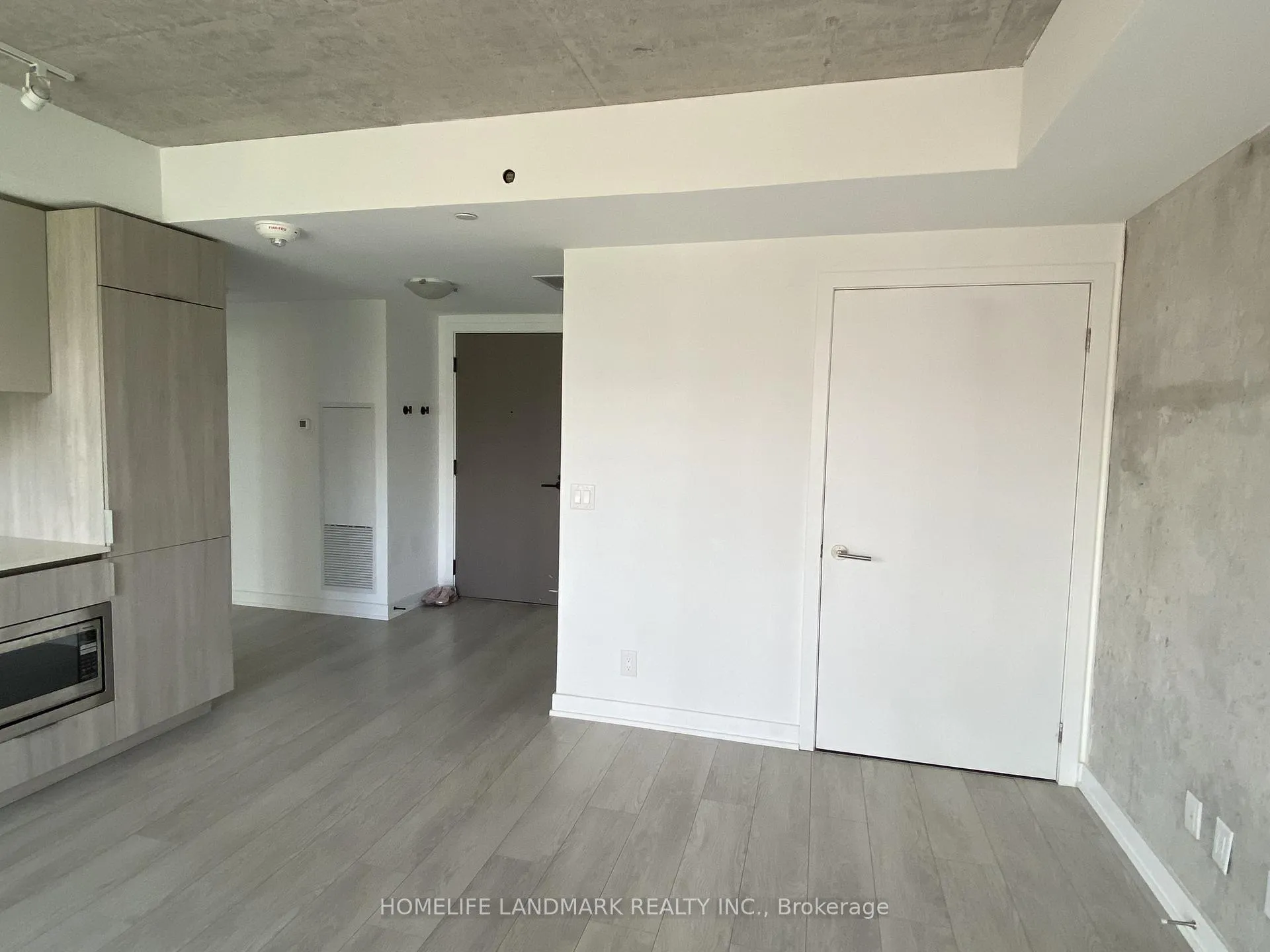 Photo 5 of Unit 904, 47 Mutual Street, Toronto, Church-Yonge Corridor — HOMEH
