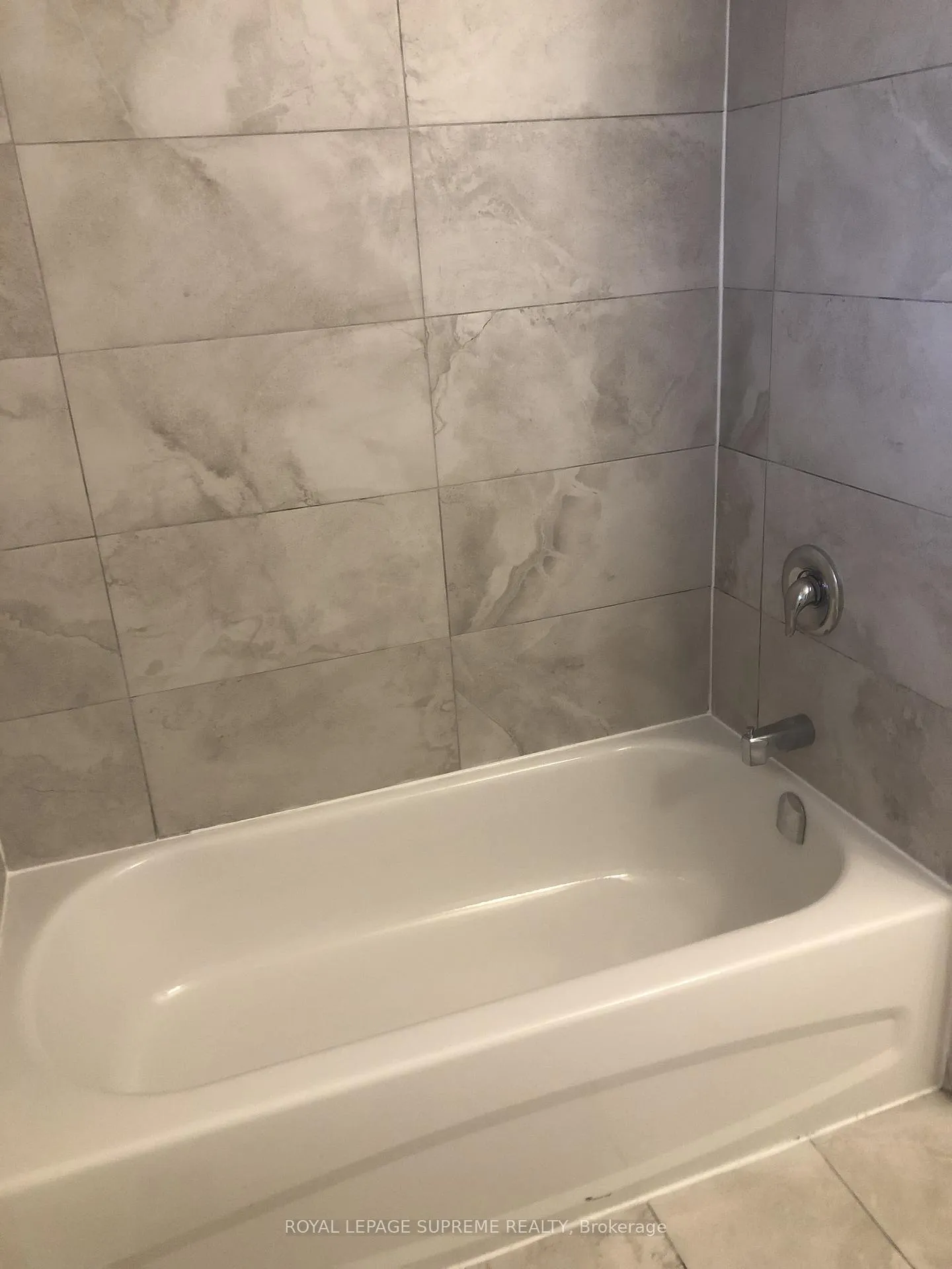 Photo 7 of Unit Upper, 38 Loyalist Drive, Hamilton, Corman — HOMEH