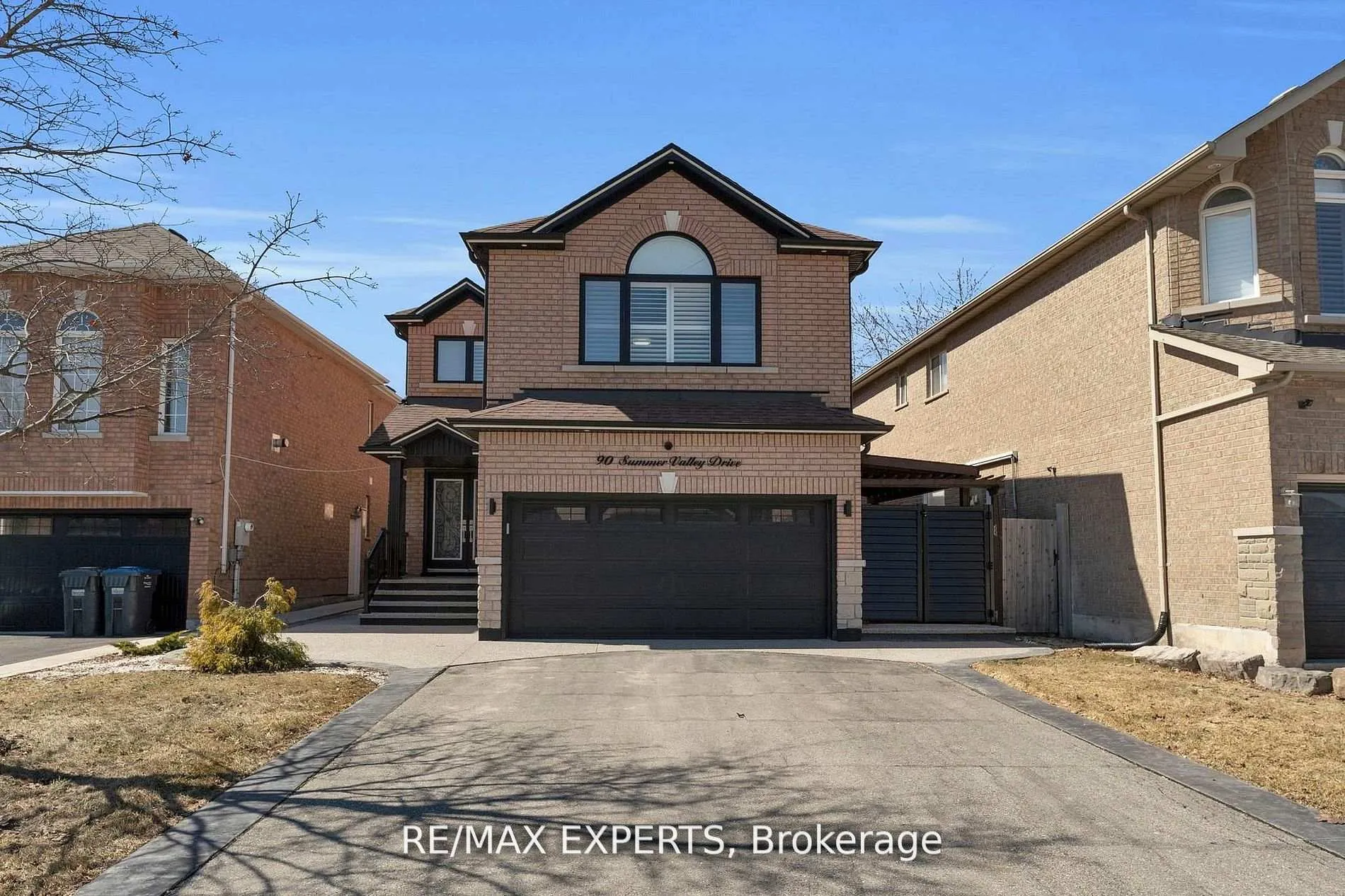 Photo 2 of 90 Summer Valley Drive, Brampton, Snelgrove — HOMEH