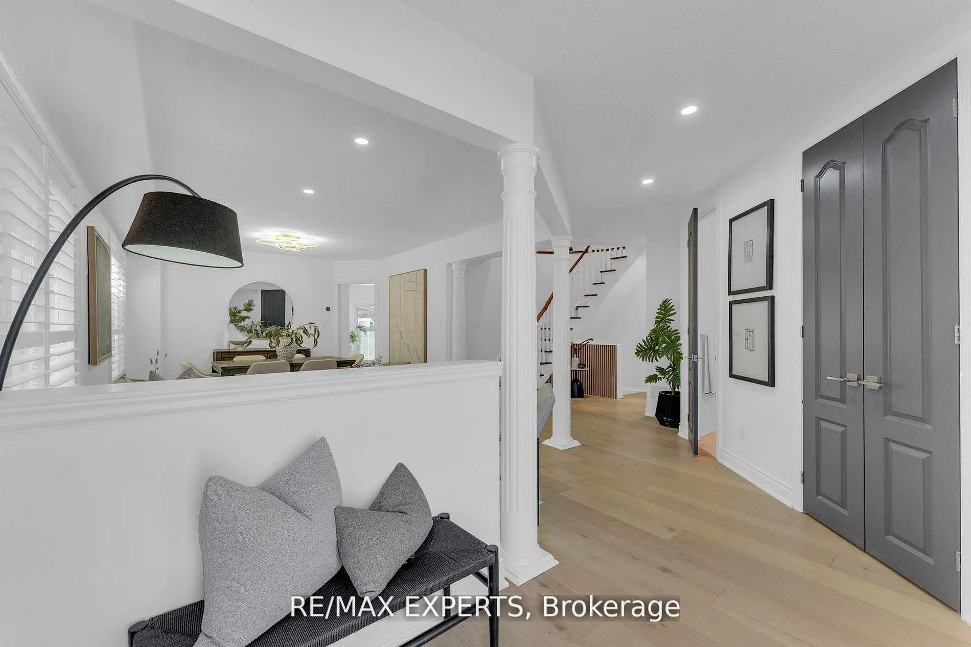 Photo 5 of 90 Summer Valley Drive, Brampton, Snelgrove — HOMEH