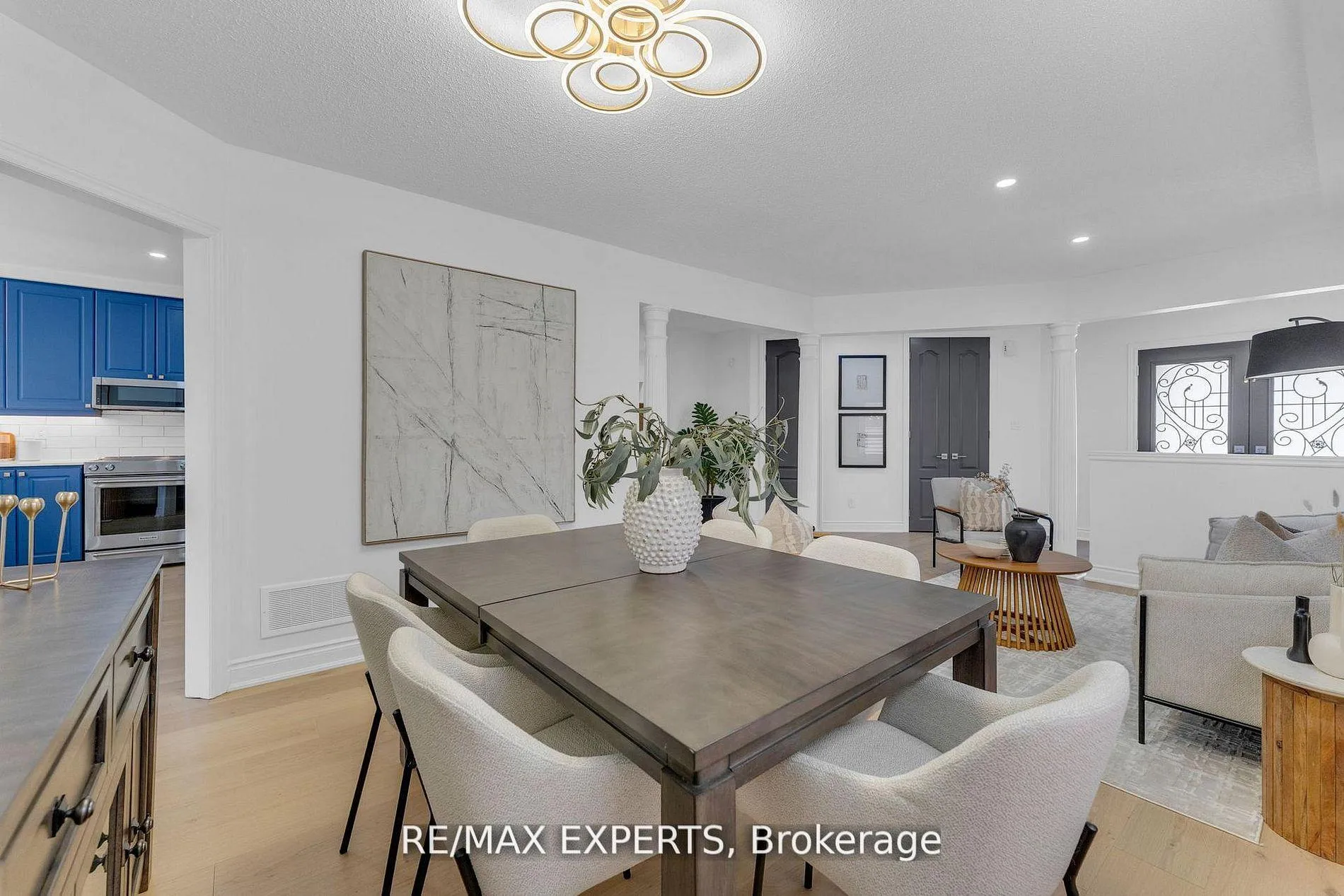 Photo 8 of 90 Summer Valley Drive, Brampton, Snelgrove — HOMEH