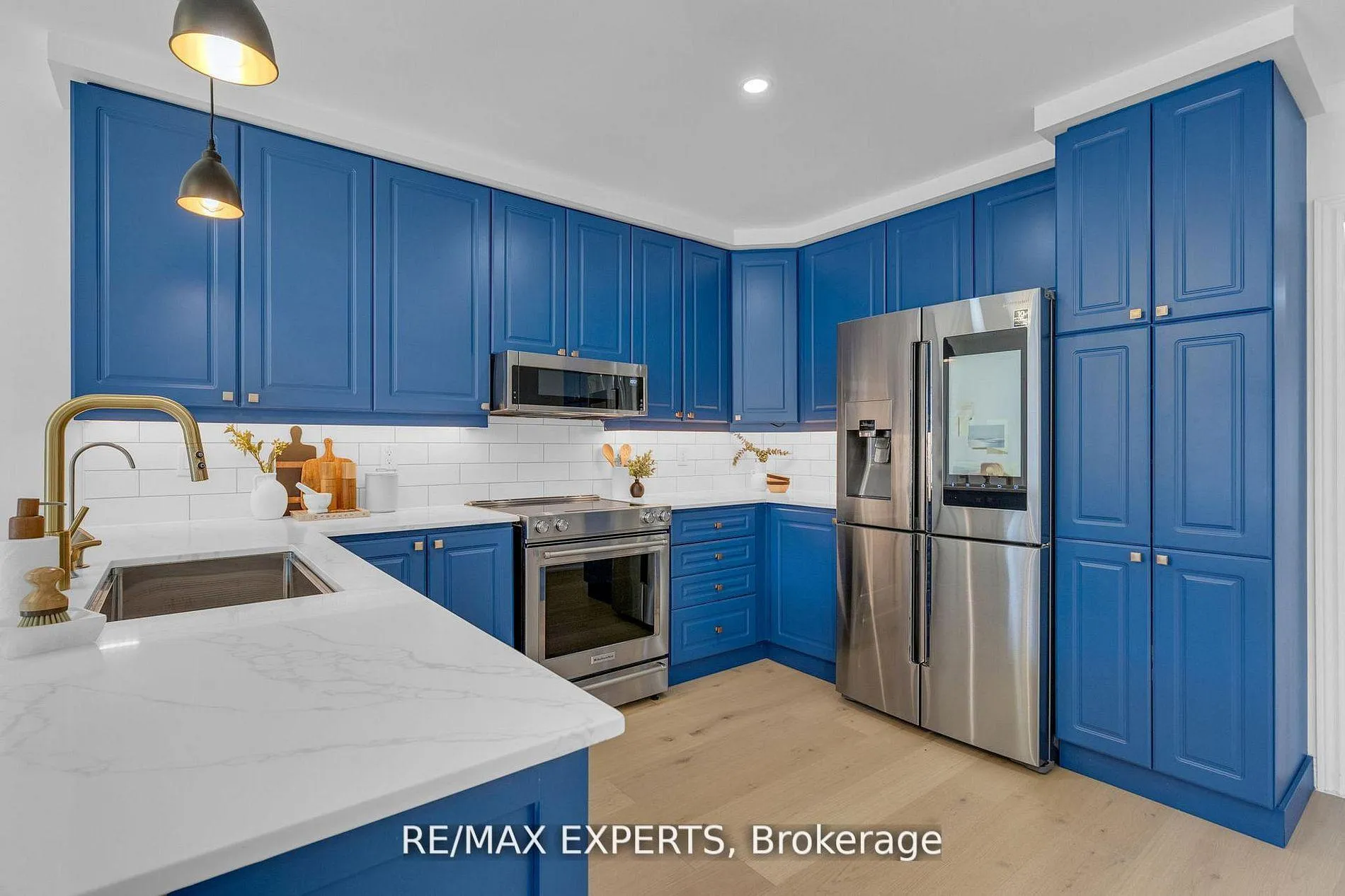 Photo 16 of 90 Summer Valley Drive, Brampton, Snelgrove — HOMEH