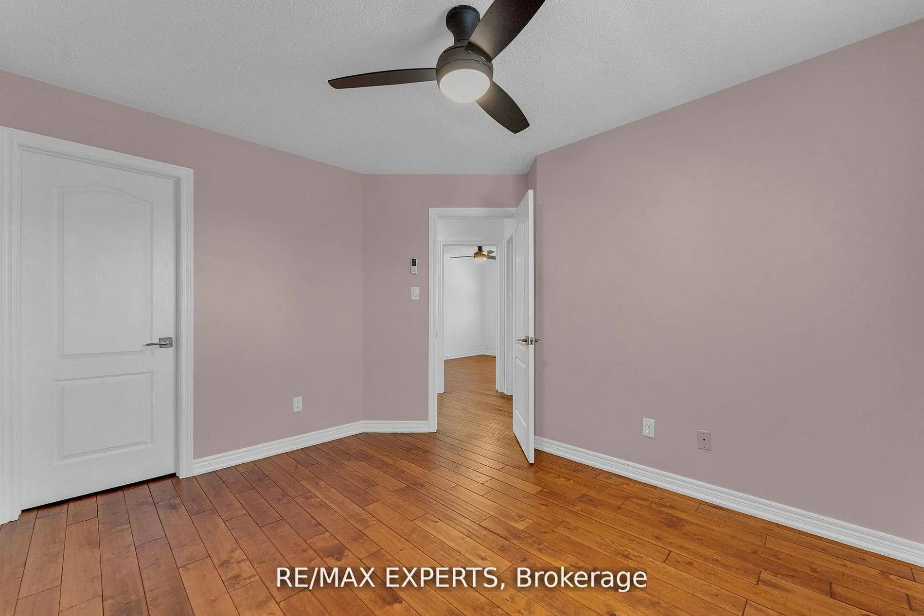 Photo 35 of 90 Summer Valley Drive, Brampton, Snelgrove — HOMEH