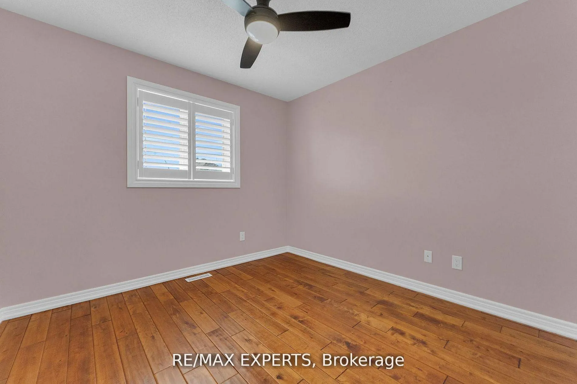 Photo 36 of 90 Summer Valley Drive, Brampton, Snelgrove — HOMEH