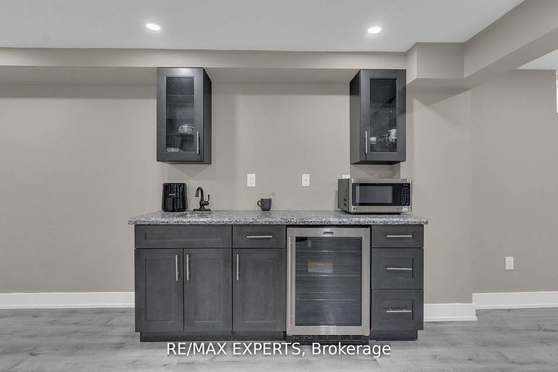 Photo 39 of 90 Summer Valley Drive, Brampton, Snelgrove — HOMEH