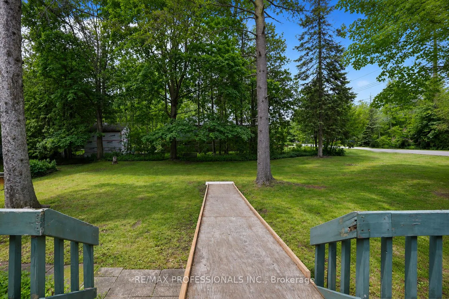 Photo 8 of 1079 Spooners Road, Innisfil, Rural Innisfil — HOMEH