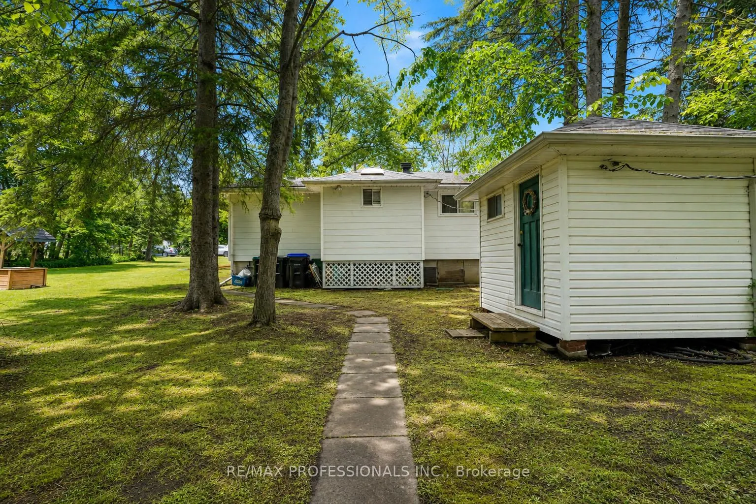 Photo 10 of 1079 Spooners Road, Innisfil, Rural Innisfil — HOMEH