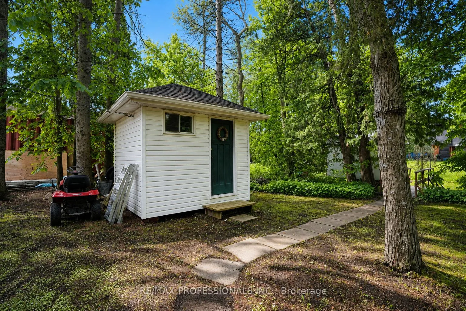 Photo 11 of 1079 Spooners Road, Innisfil, Rural Innisfil — HOMEH